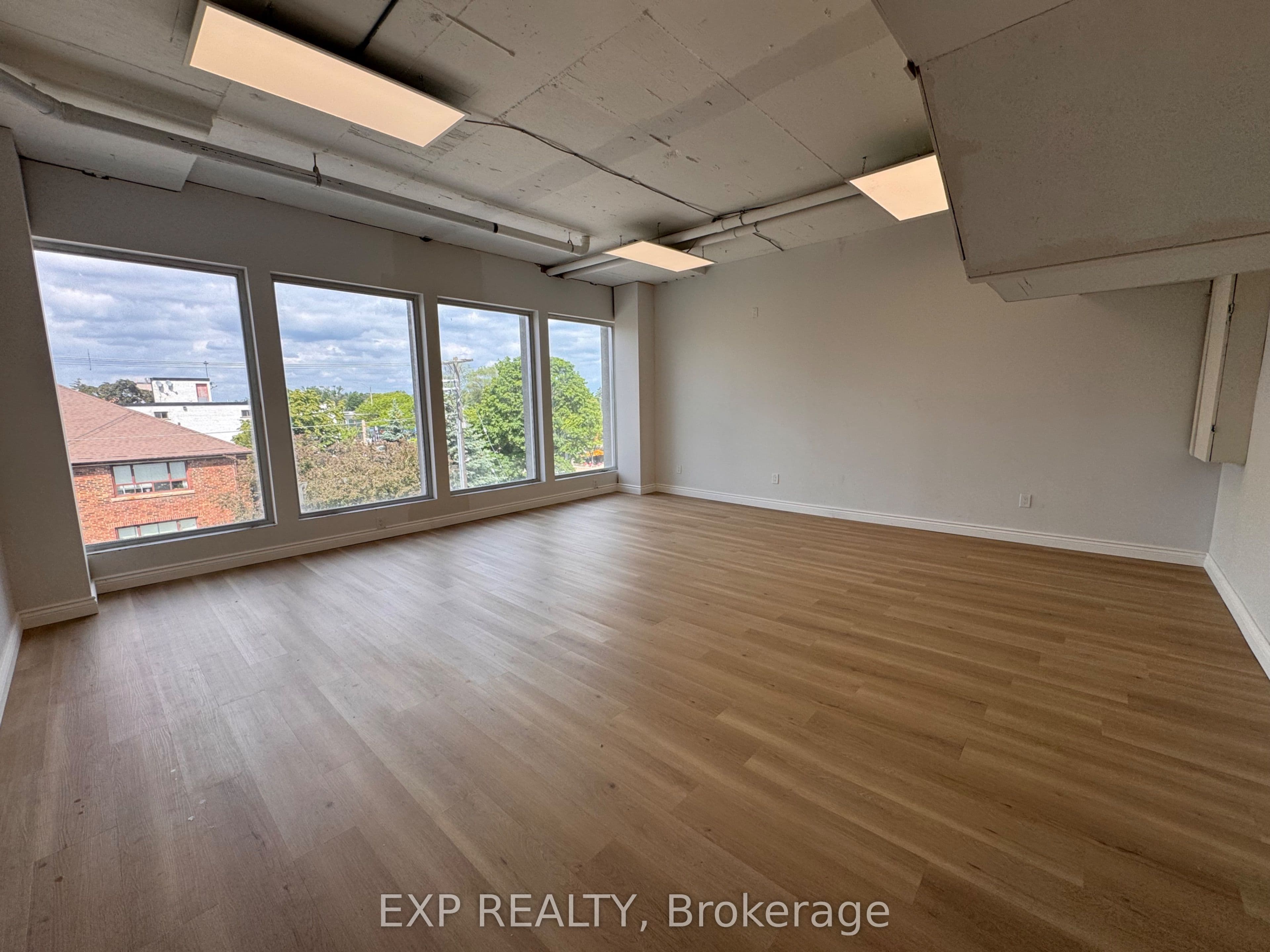 230 Lakeshore Road E 316, Mississauga, ON L5G 1G7