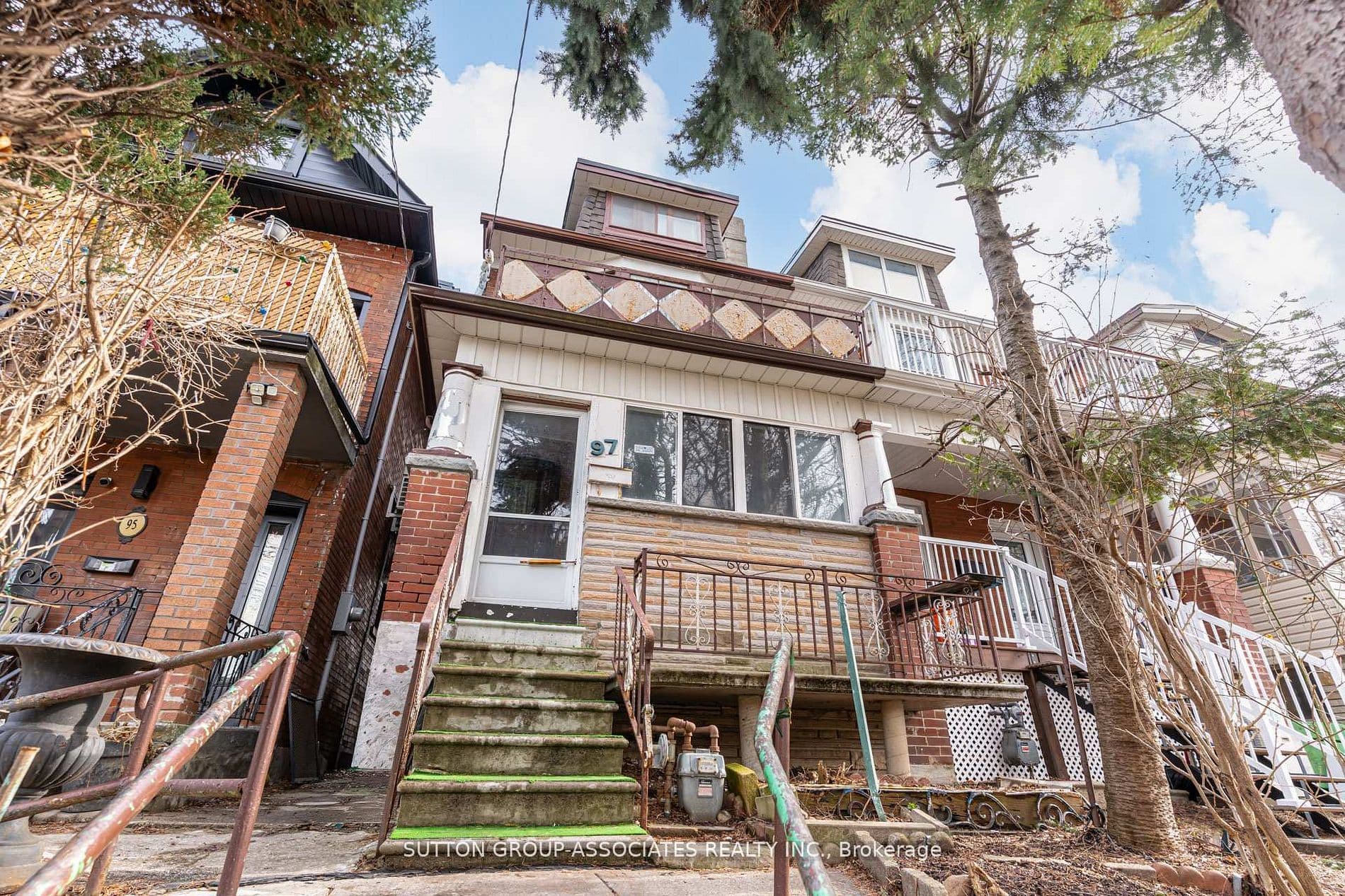 97 Pendrith Street, Toronto, ON M6G 1R8