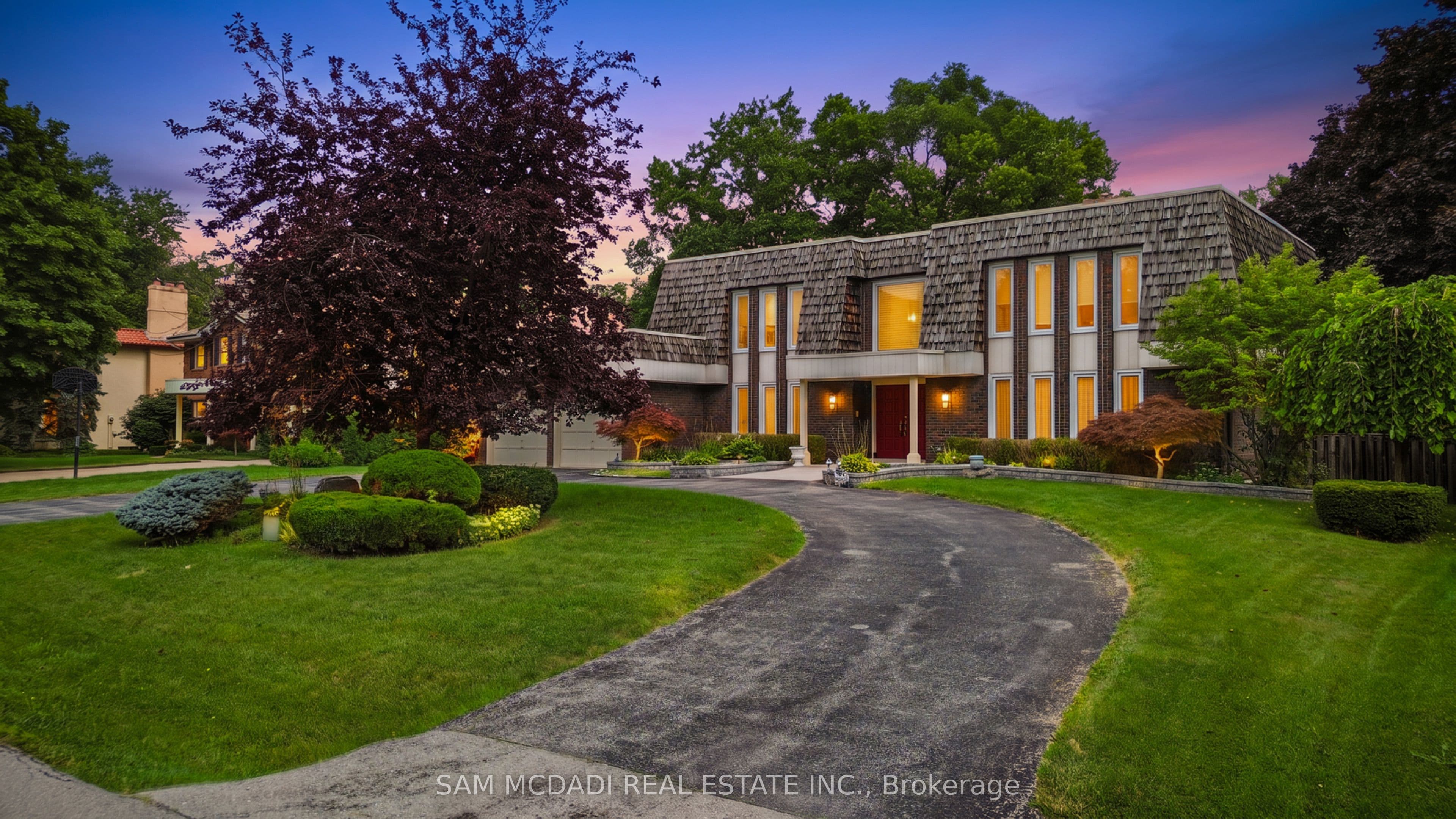 2145 Oneida Crescent, Mississauga, ON L5C 1V7