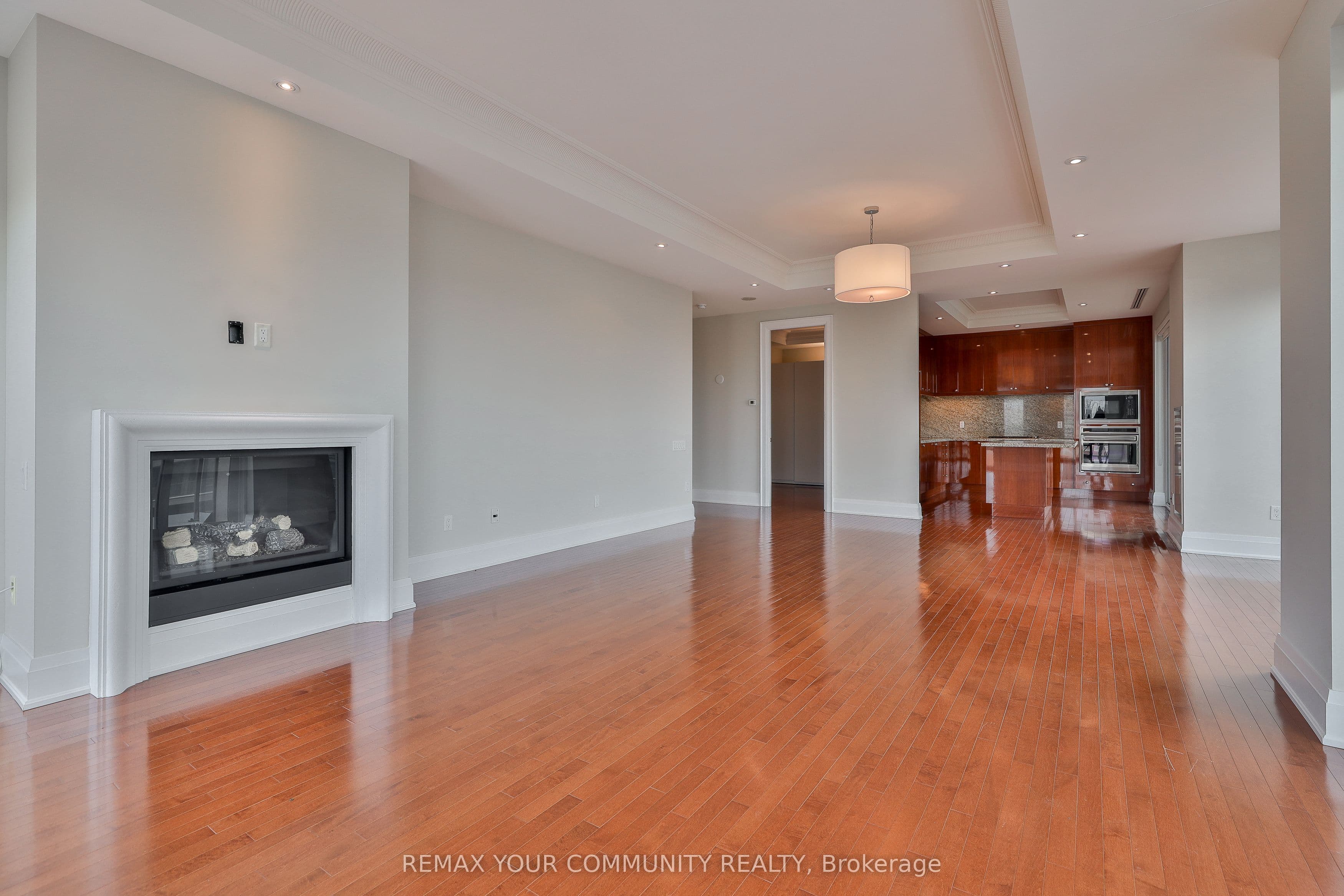 80 Yorkville Avenue 802, Toronto, ON M5R 2C2