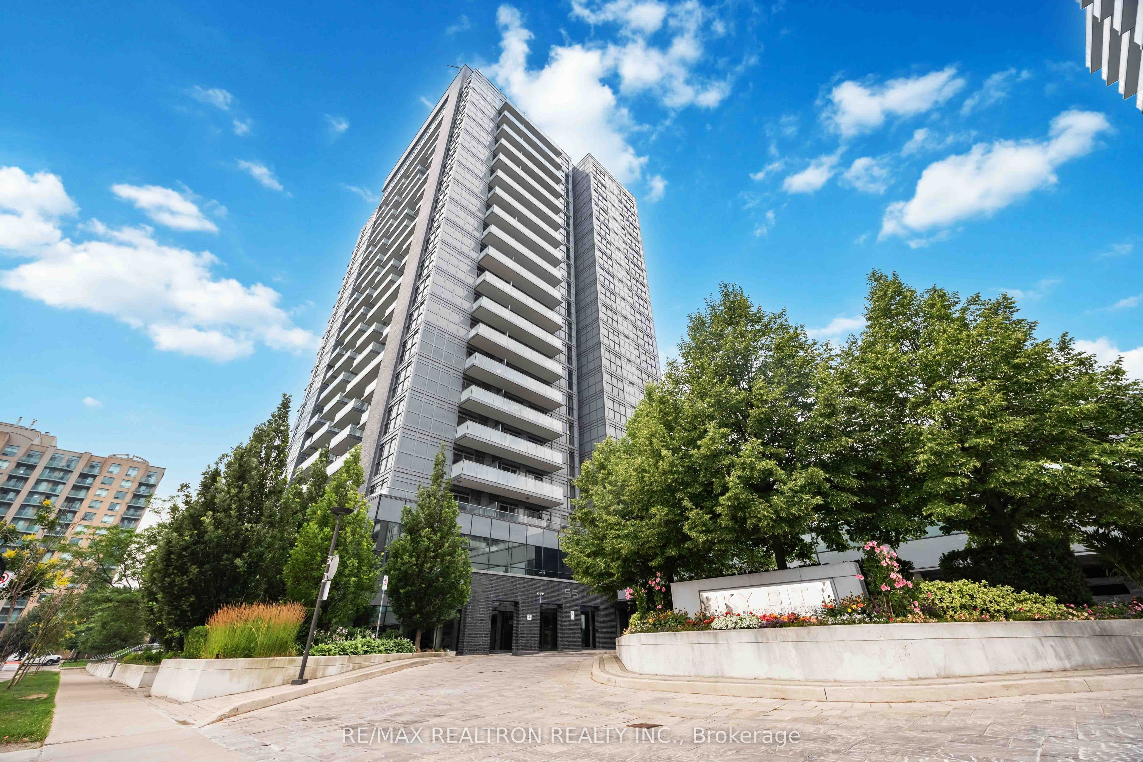 55 Oneida Crescent 1904, Richmond Hill, ON L4B 0E8