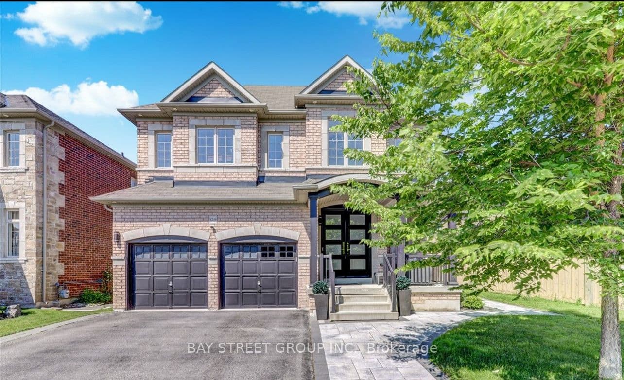 1258 Atkins Dr Drive, Newmarket, ON L3X 0E1