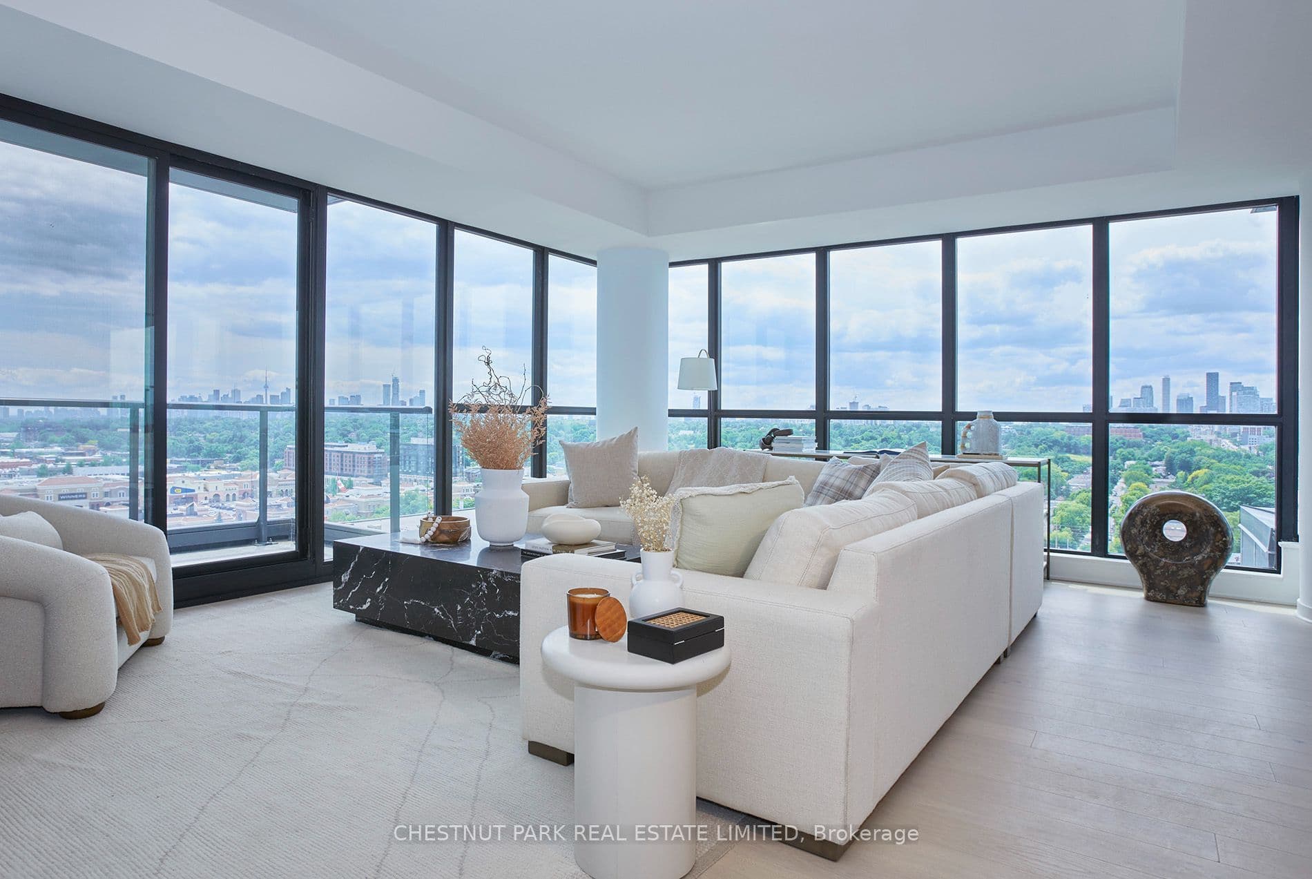 33 Frederick Todd Way 1602, Toronto, ON M4G 0C9