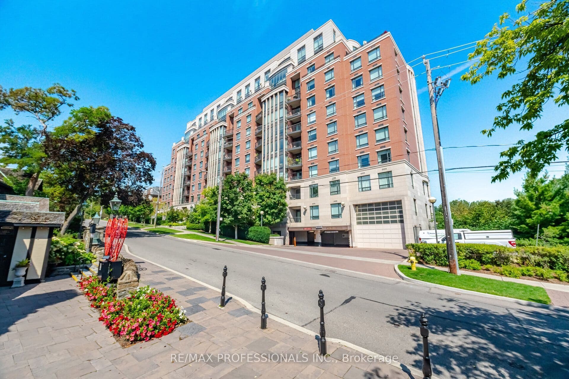 30 Old Mill Road 512, Toronto, ON M8X 0A5