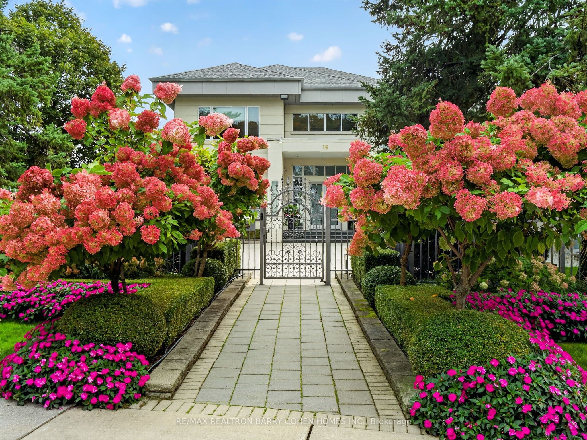 19 Maryvale Crescent, Richmond Hill, ON L4C 6P6