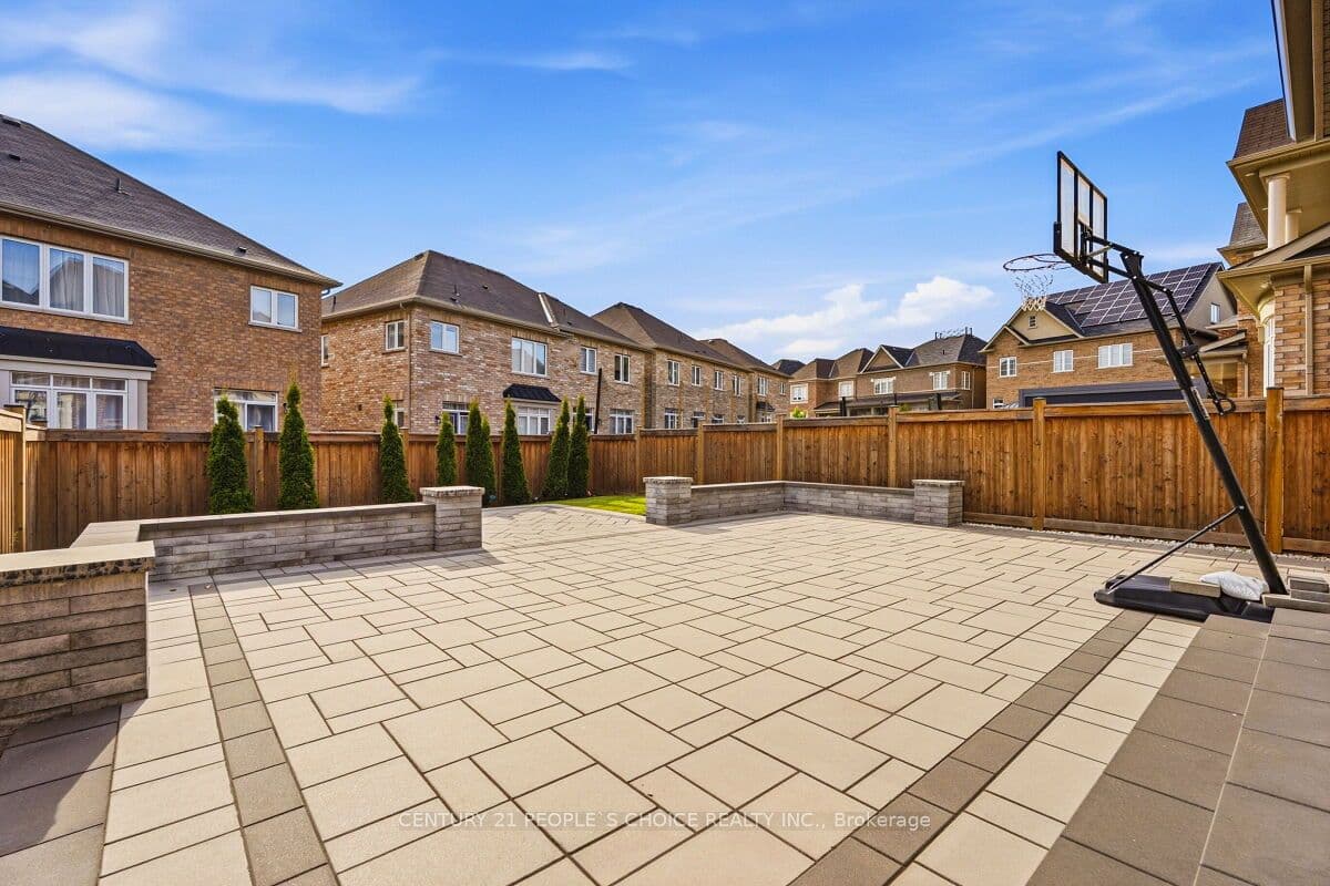 3294 Charles Fay Passage E, Oakville, ON L6M 5K1