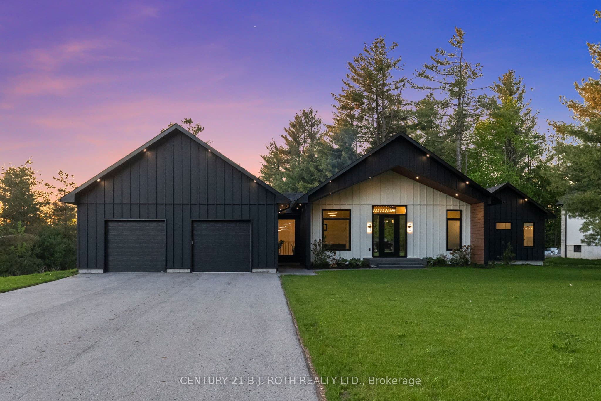 31 Marni Lane, Springwater, ON L0L 2K0