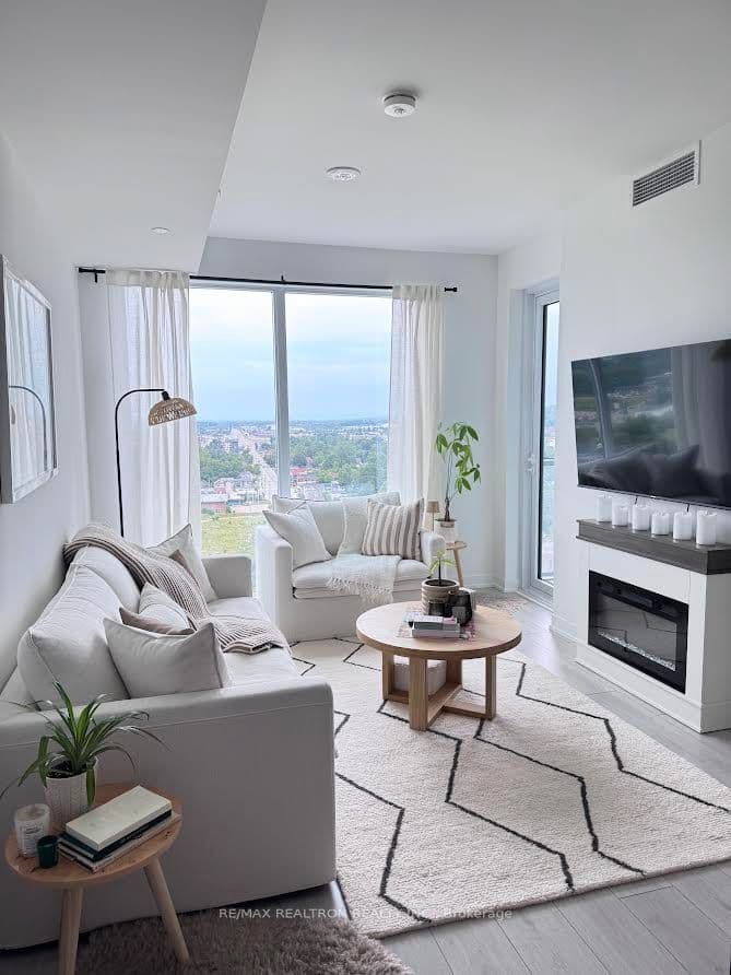 39 Mary Street 1712, Barrie, ON L4N 1S9
