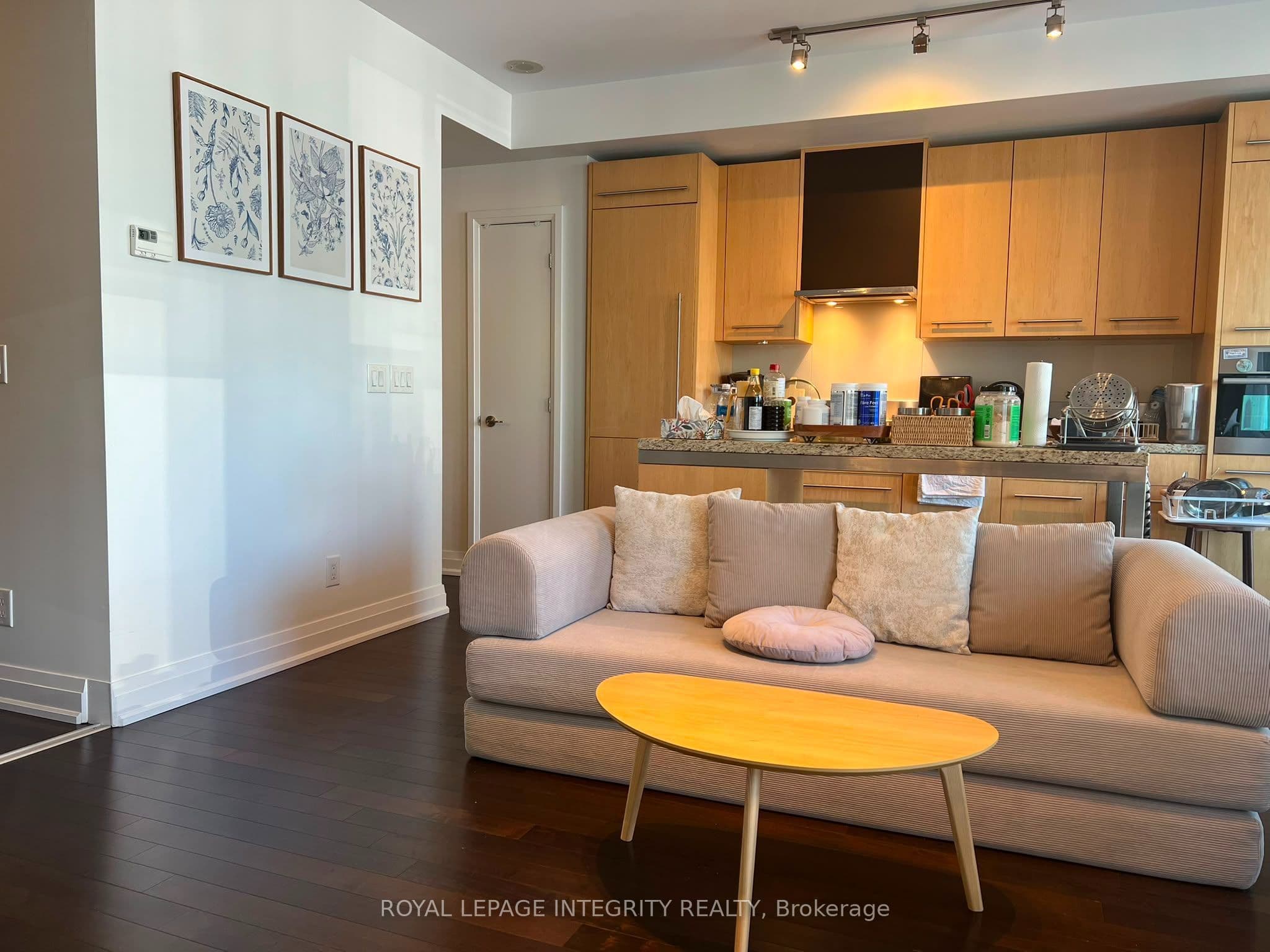 80 John Street 1710, Toronto, ON M5V 3X4