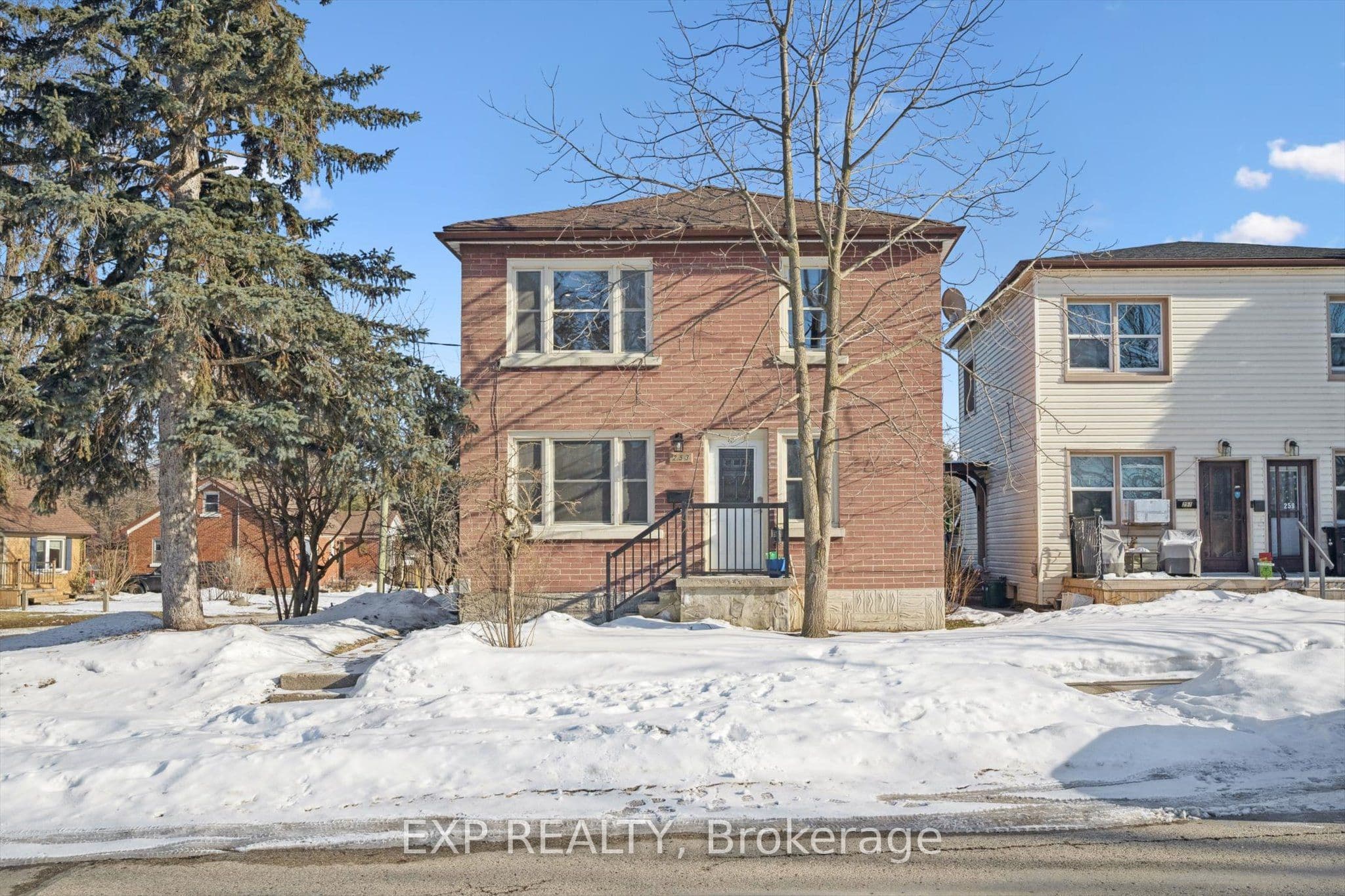 253 Sydney Street S, Kitchener, ON N2G 3V8