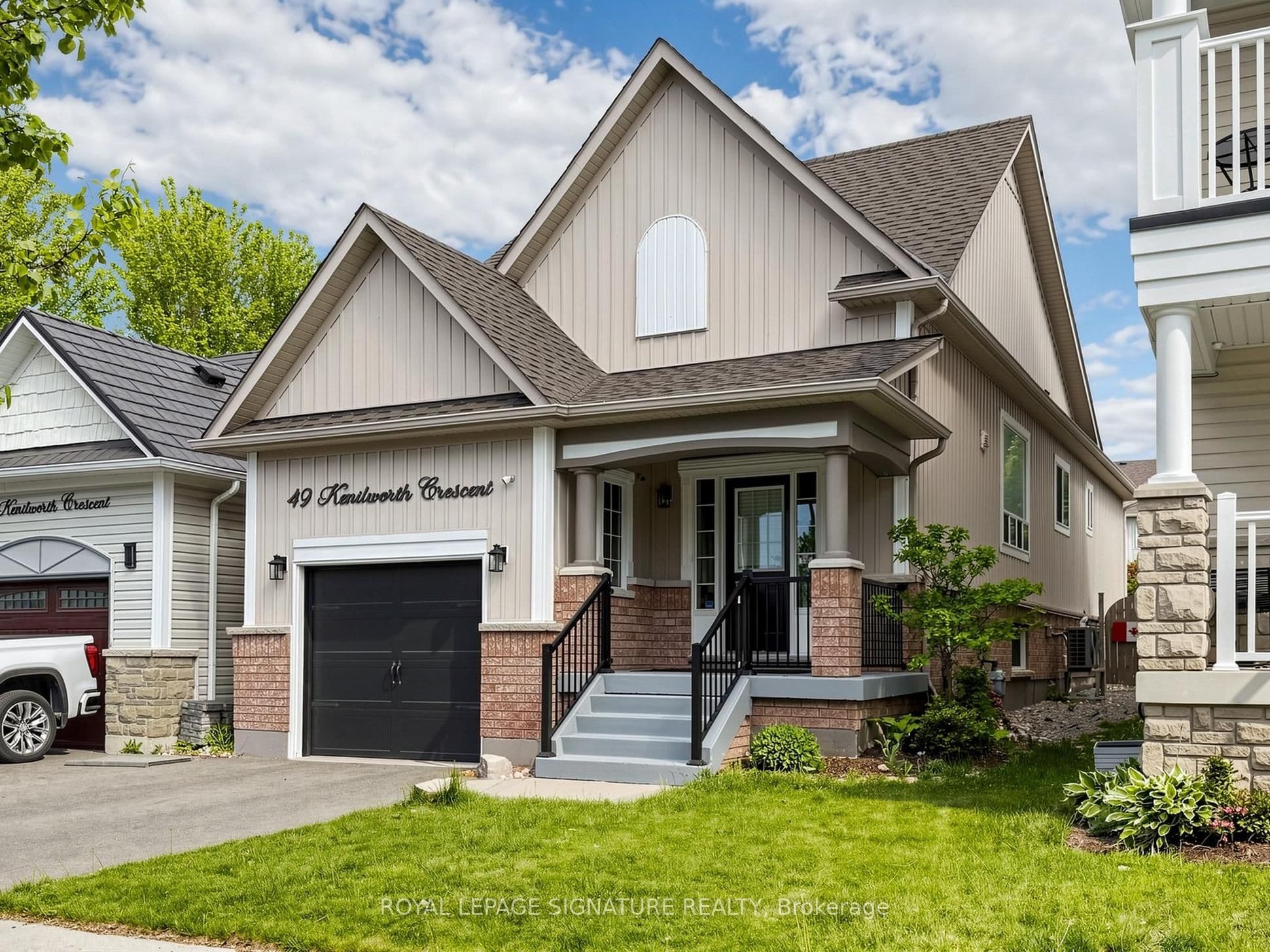 49 Kenilworth Crescent, Whitby, ON L1M 2M6