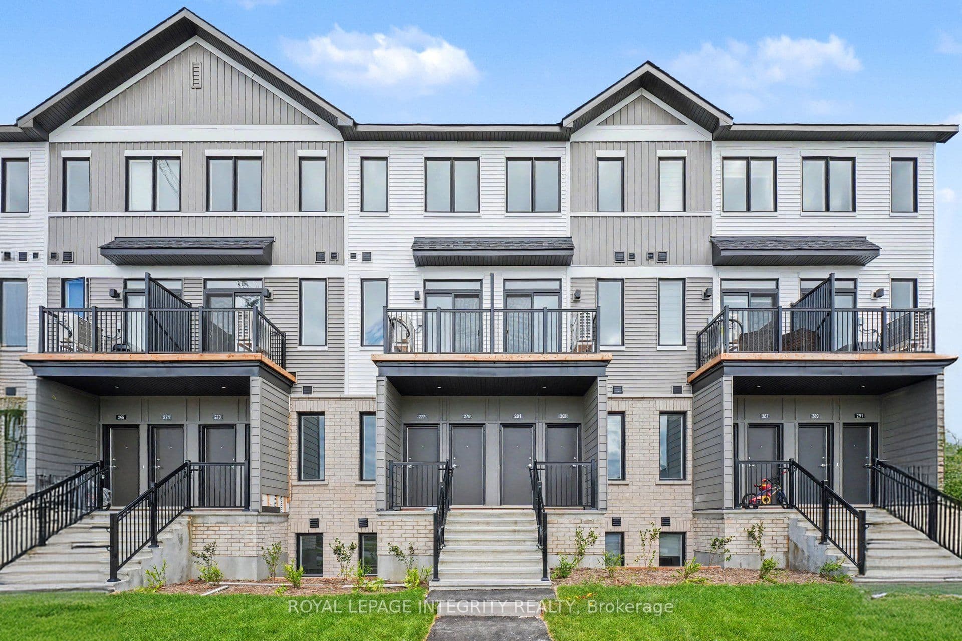 281 Lamarche Avenue, Orleans - Convent Glen and Area, ON K1W 0M5