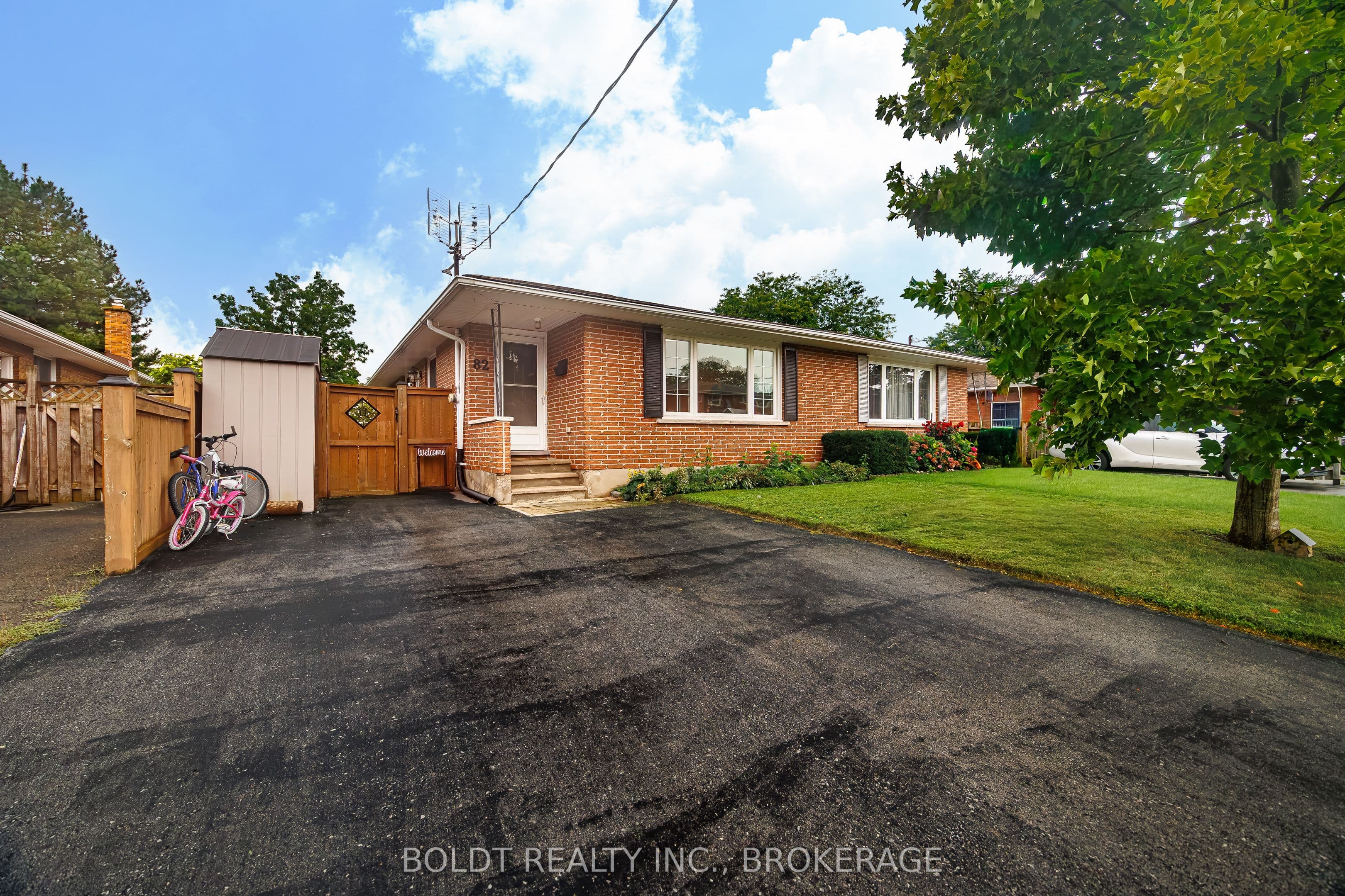 82 Wildwood Road, St. Catharines, ON L2M 1C8