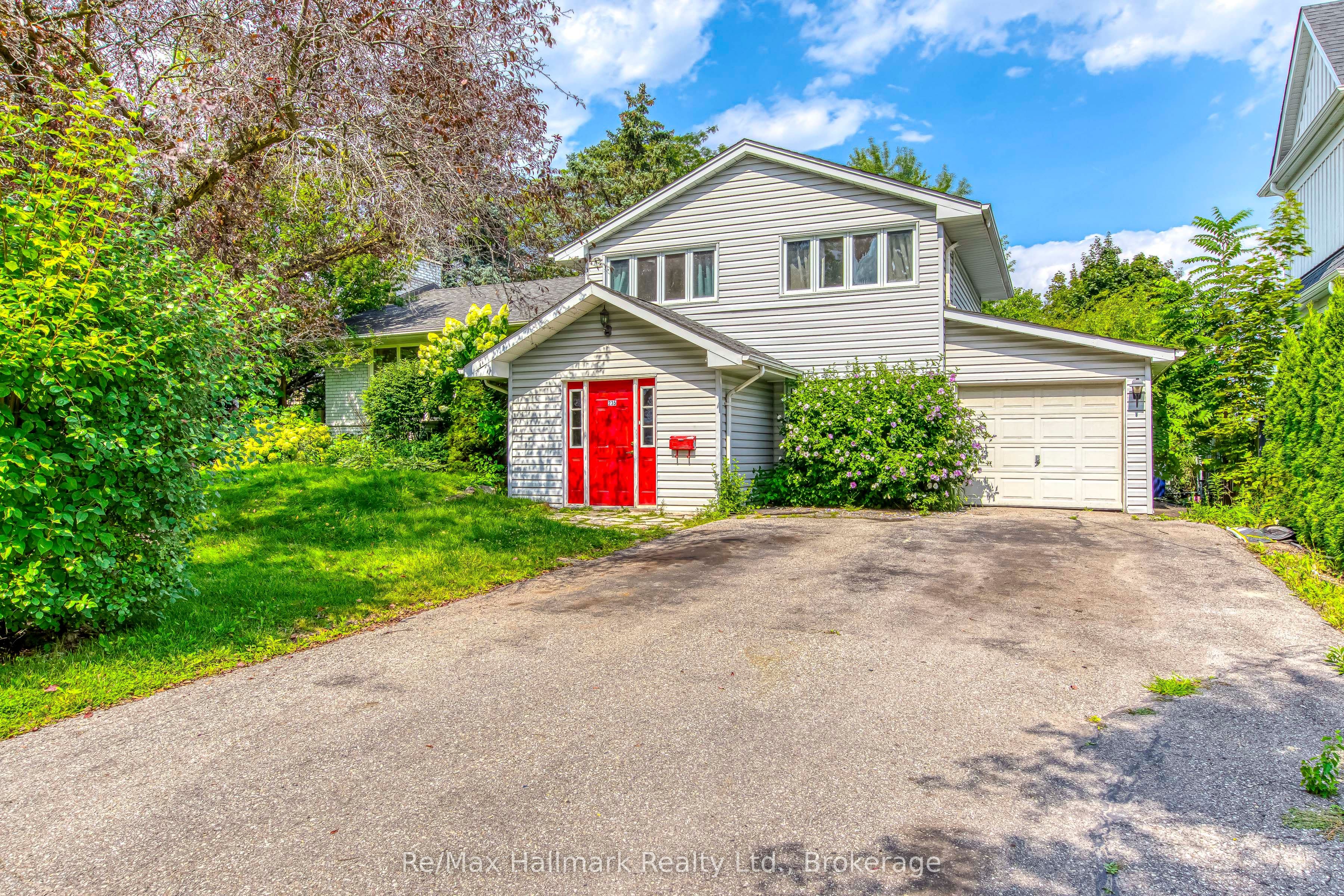 235 Tweedsdale Crescent, Oakville, ON L6L 4P8