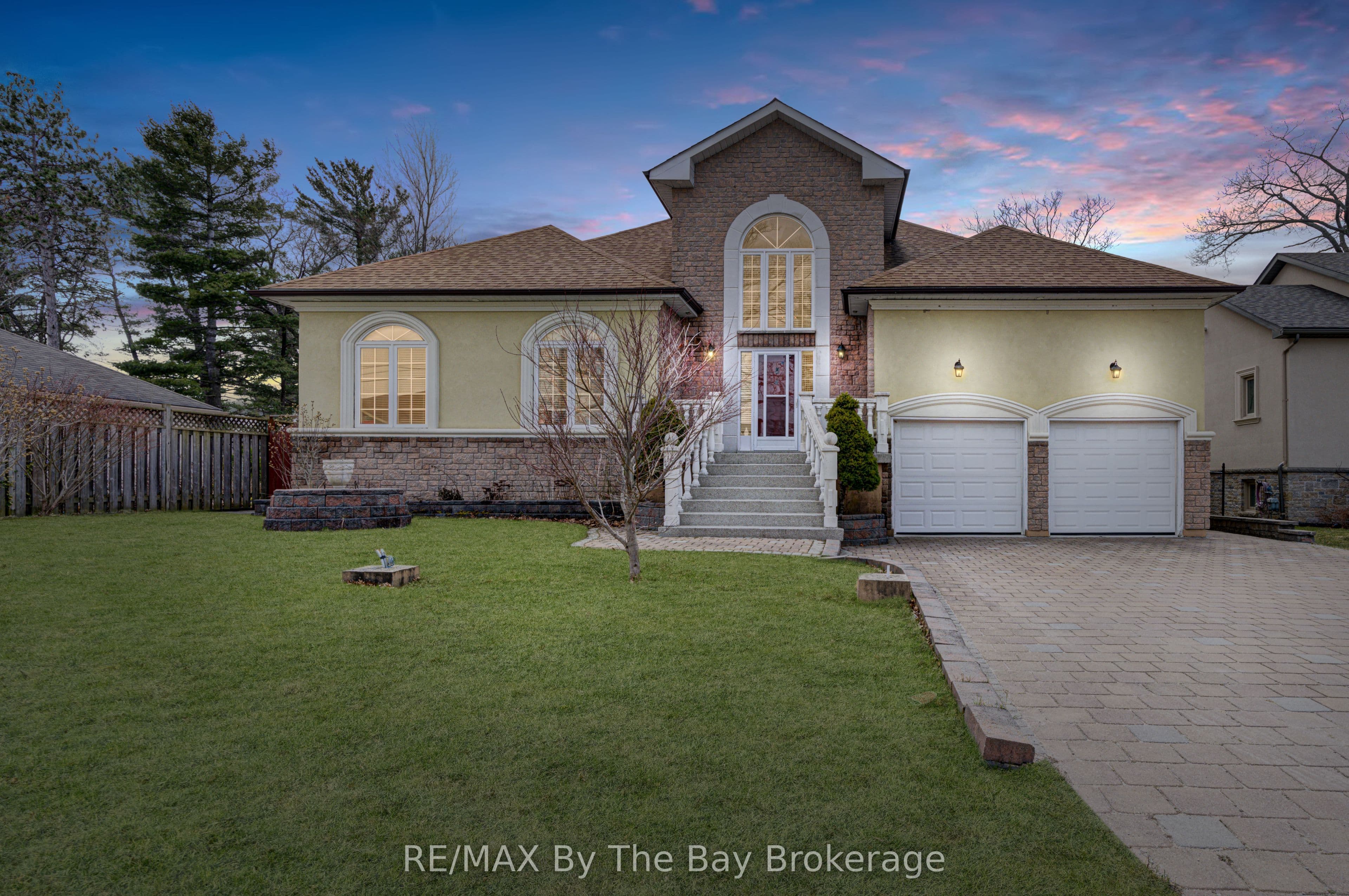 126 29th Street N, Wasaga Beach, ON L9Z 2C9