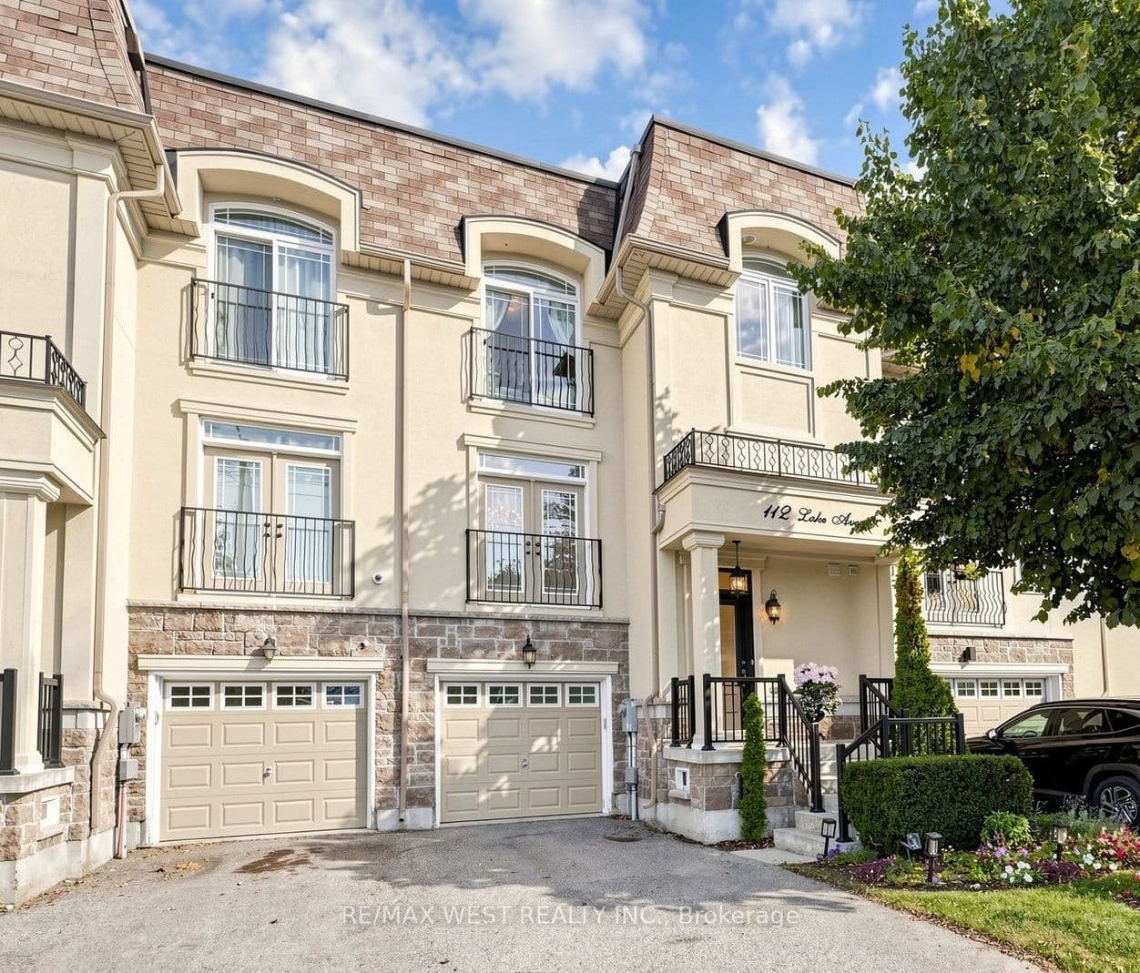 112 Lake Avenue, Richmond Hill, ON L4E 3G6