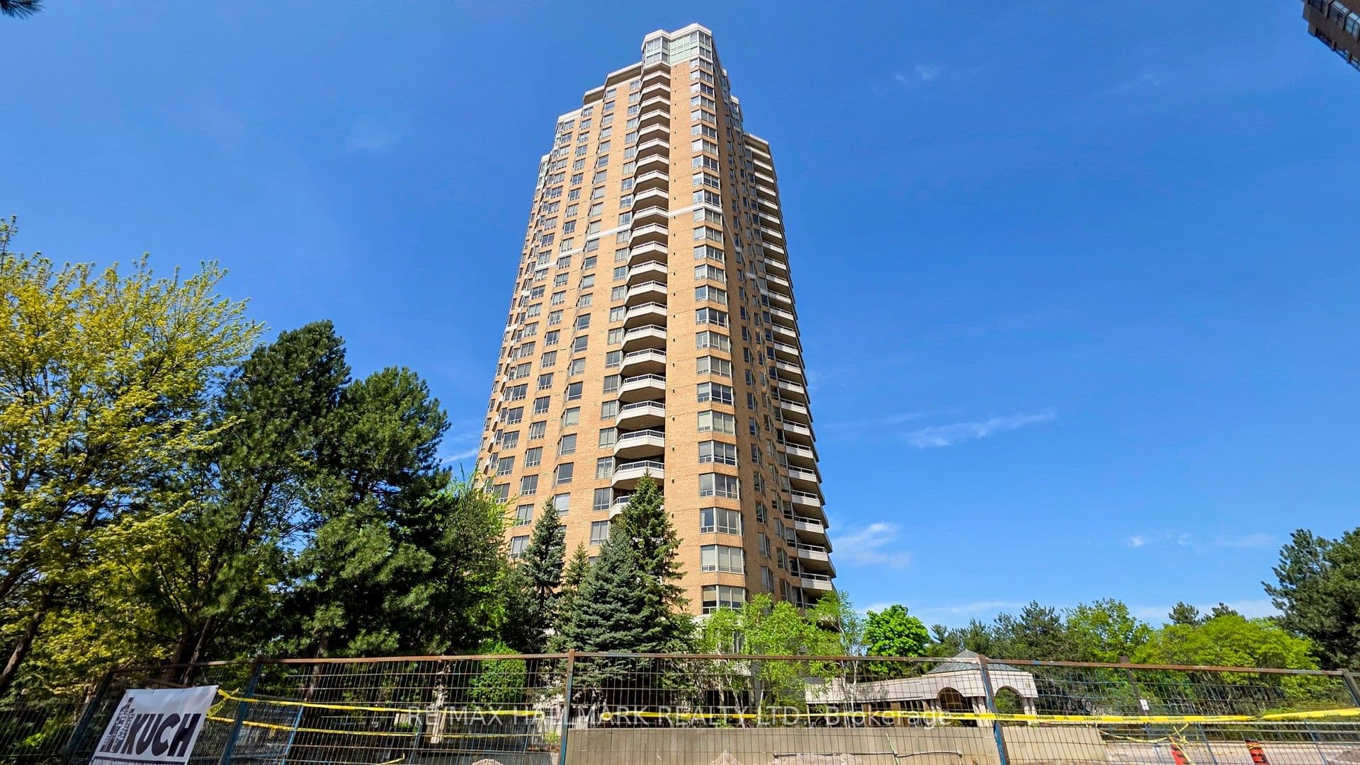 89 Skymark Drive 1610, Toronto, ON M2H 3S6