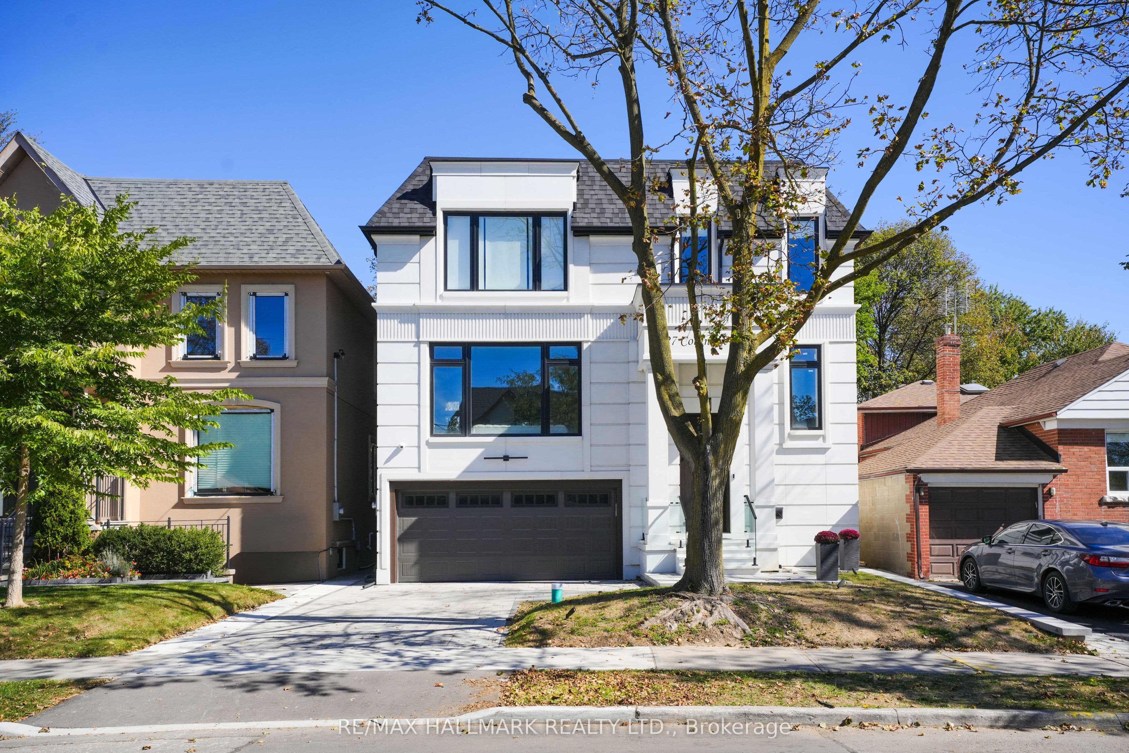 27 Collinson Boulevard, Toronto, ON M3H 3C1