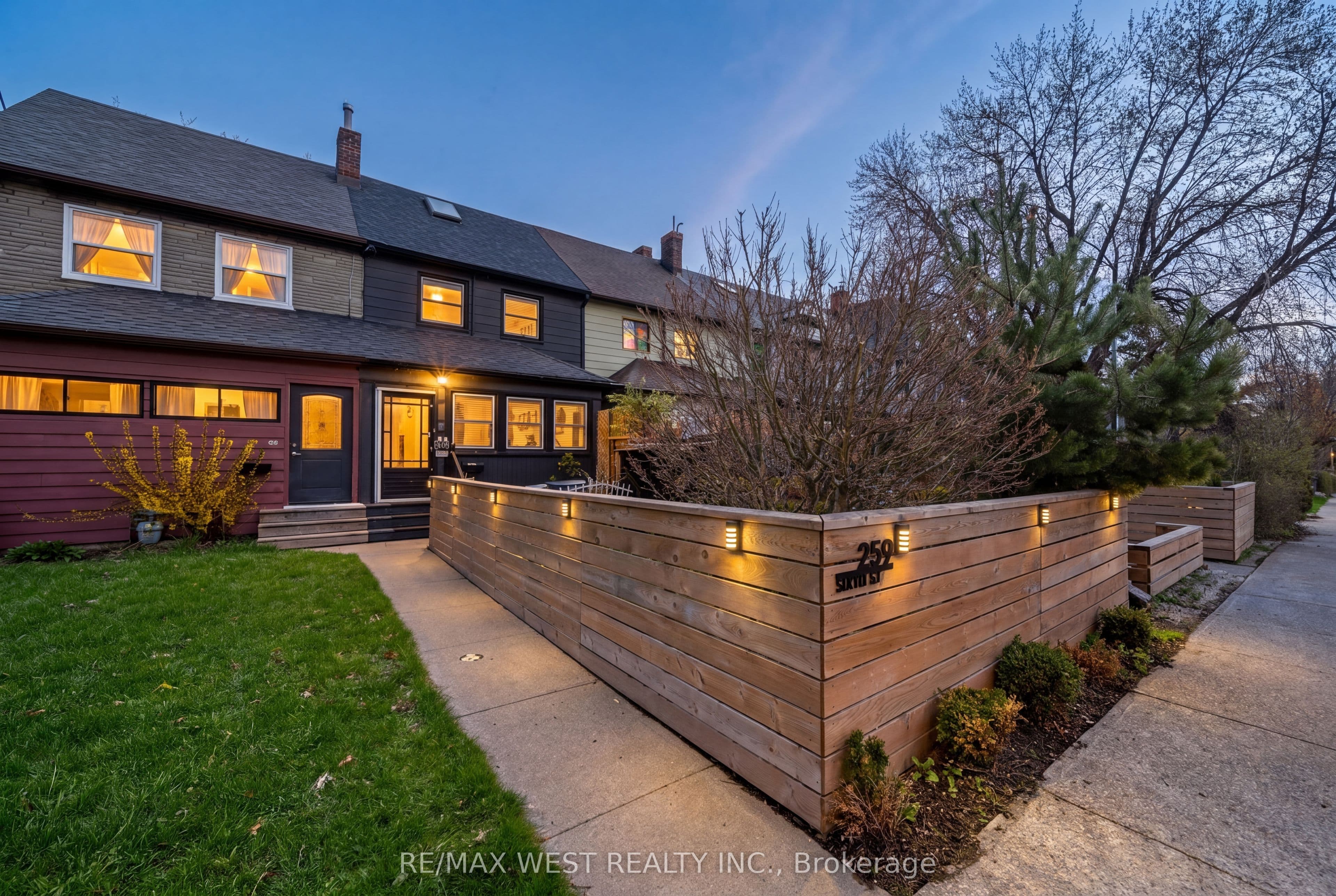 259 Sixth Street, Toronto, ON M8V 3A8
