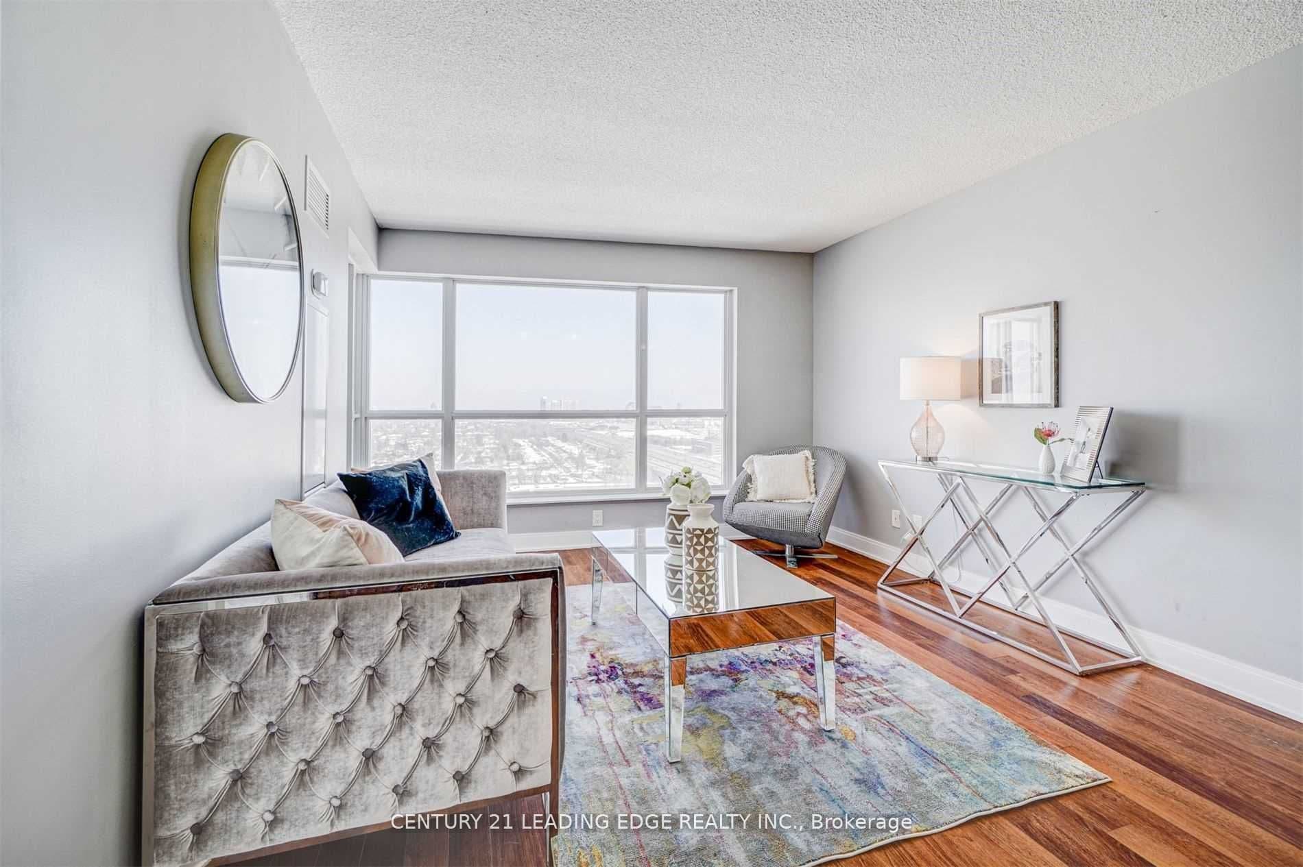 135 Village Green Square 2415, Toronto, ON M1S 0G4