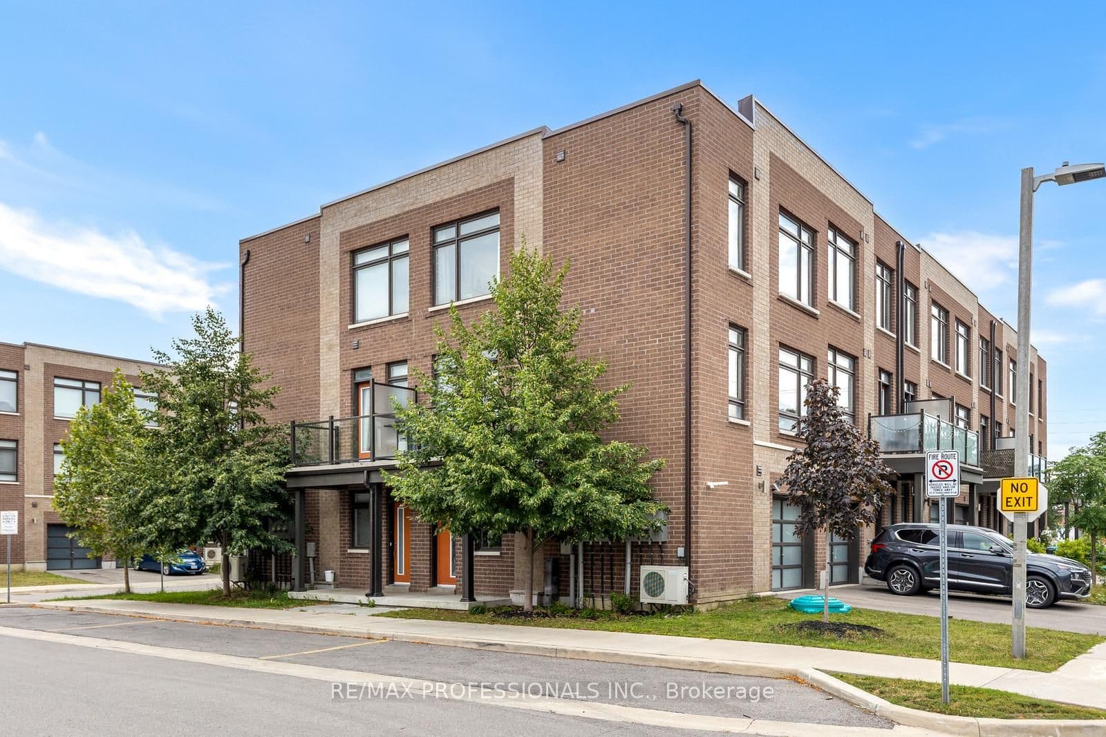 1 Lochlin Street, Vaughan, ON L4L 0M1