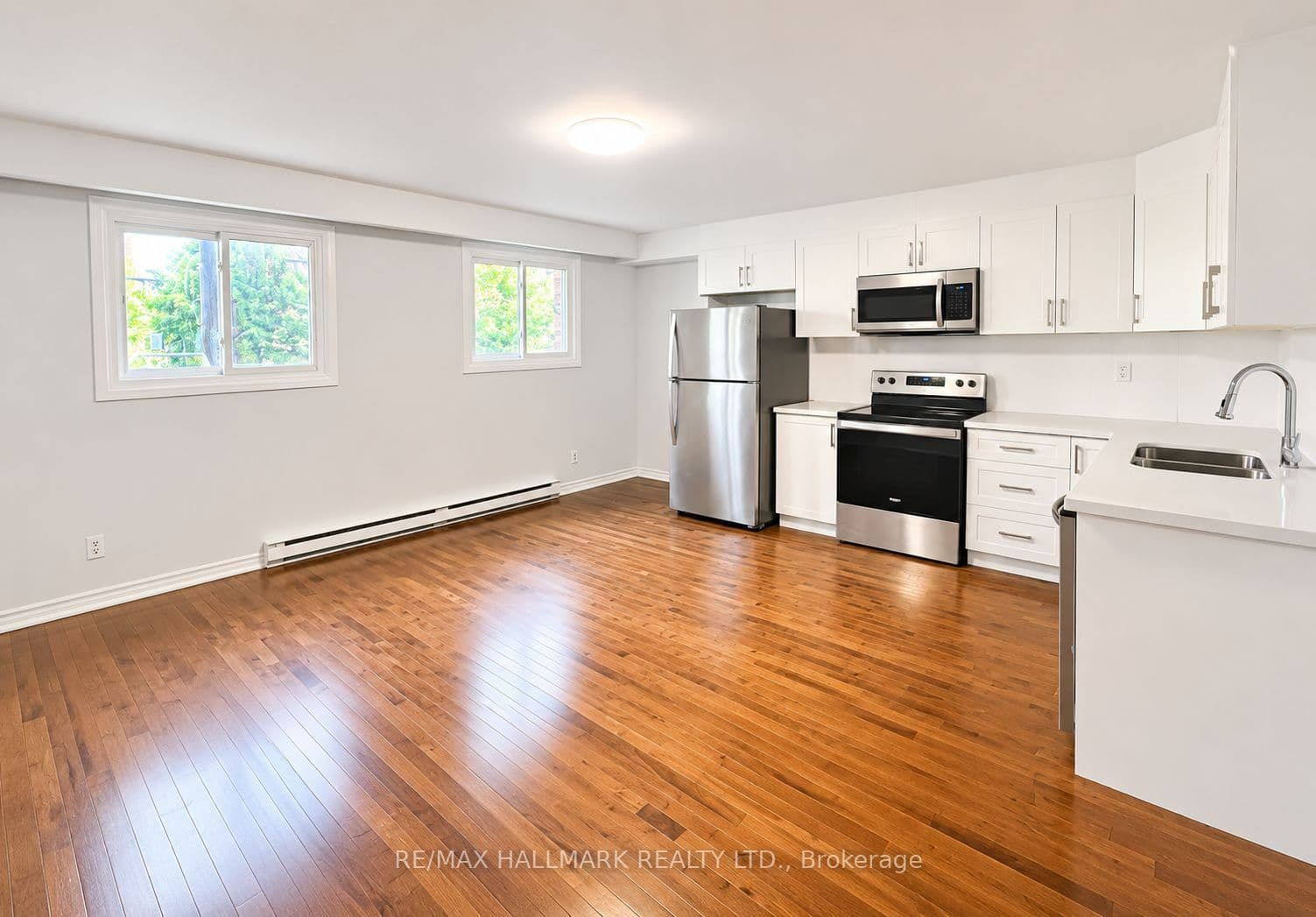 82 Halsey Avenue 3, Toronto, ON M4B 1A9