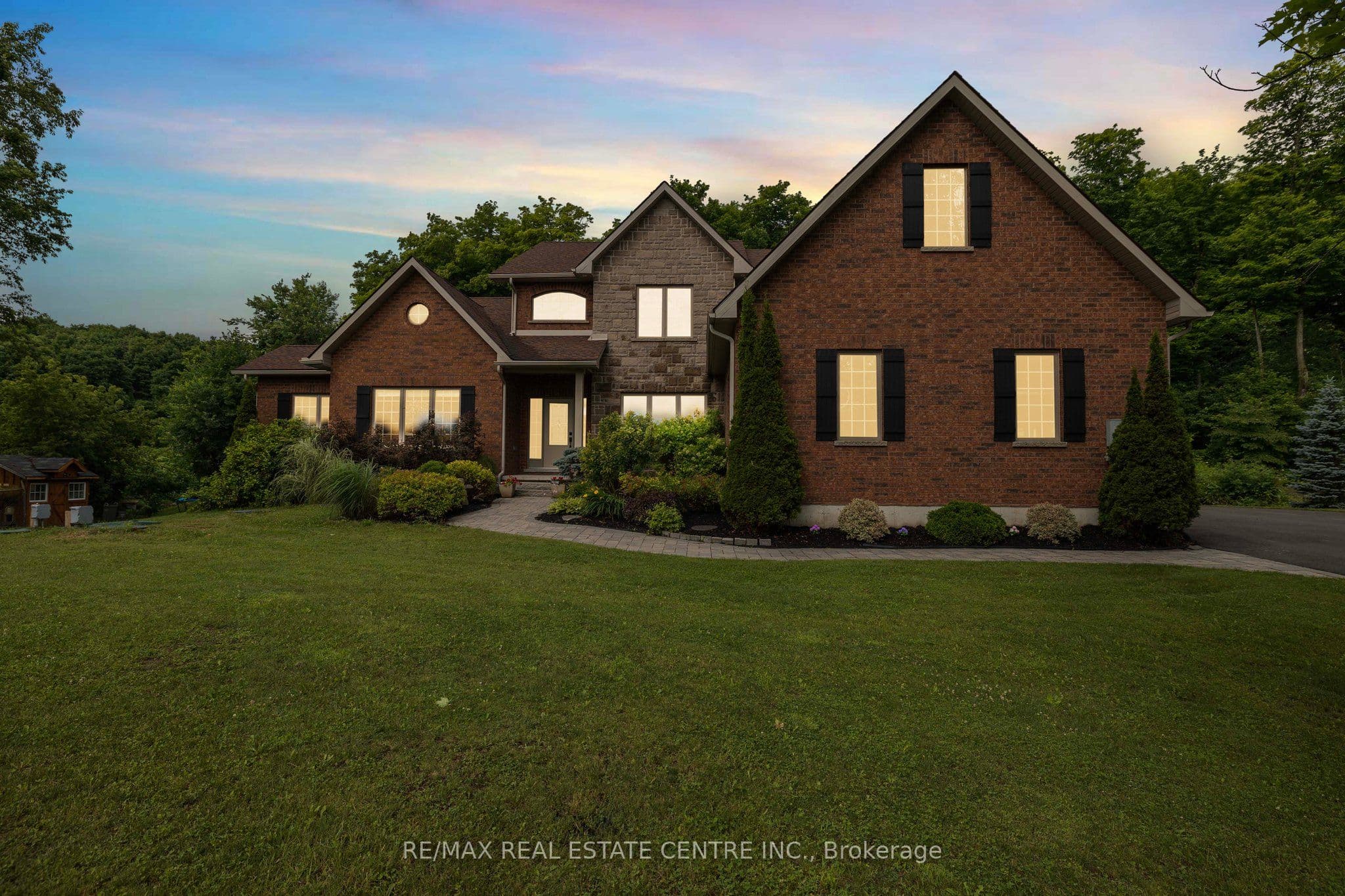 2 Ashlea Lane, Melancthon, ON L9V 3M9