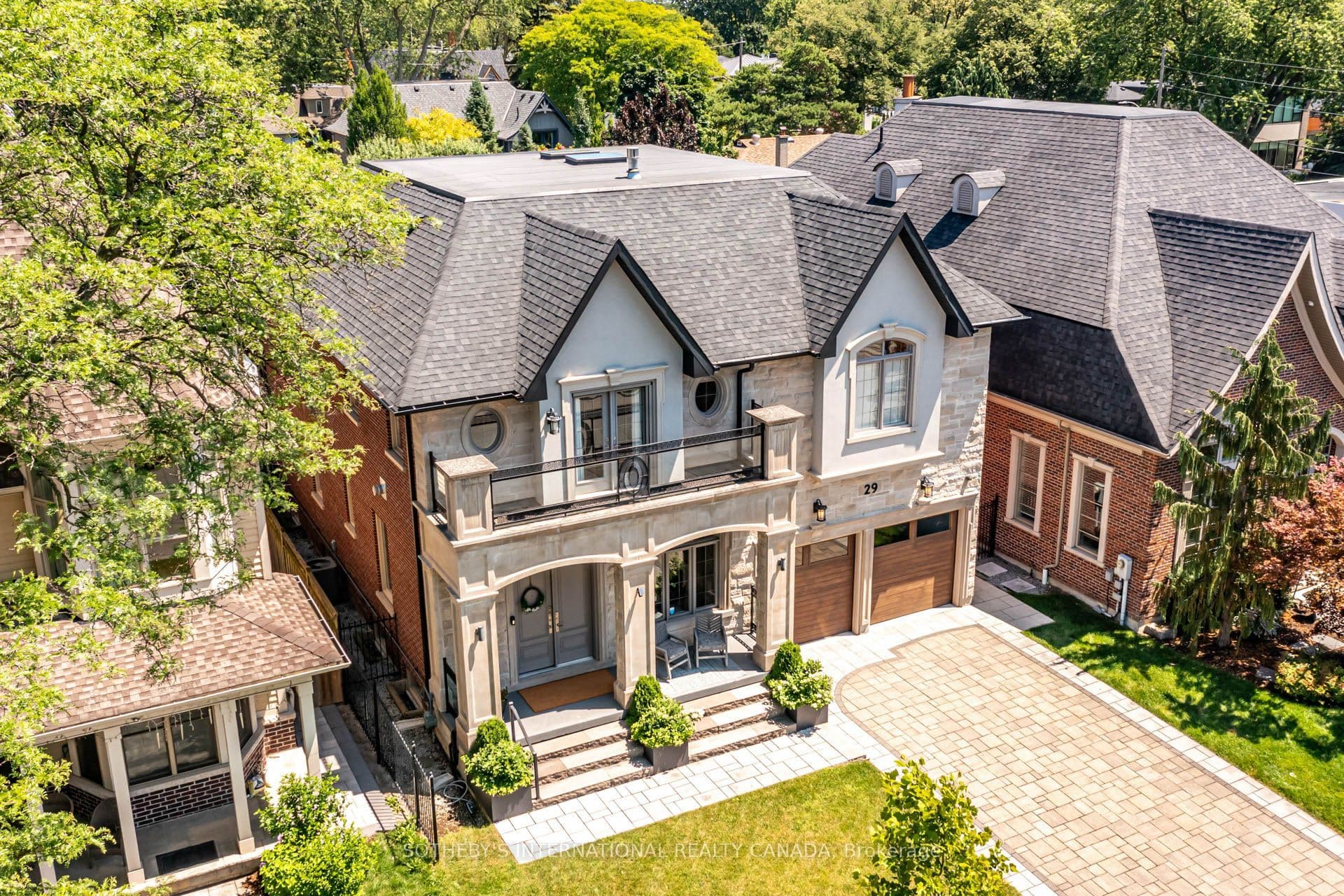 29 Oakwood Avenue, Mississauga, ON L5G 3L2