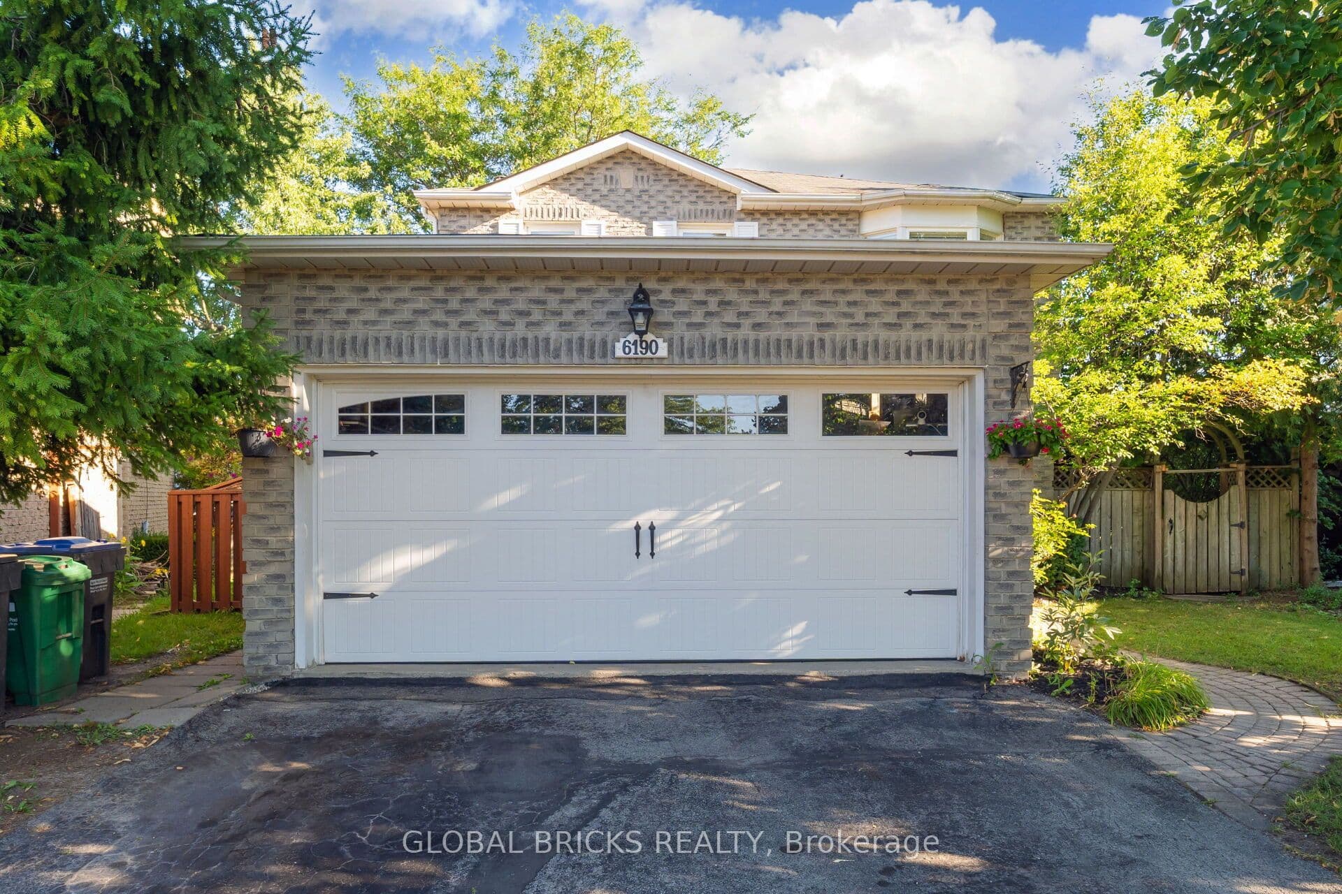 6190 Saltmarsh Court, Mississauga, ON L5N 5V8