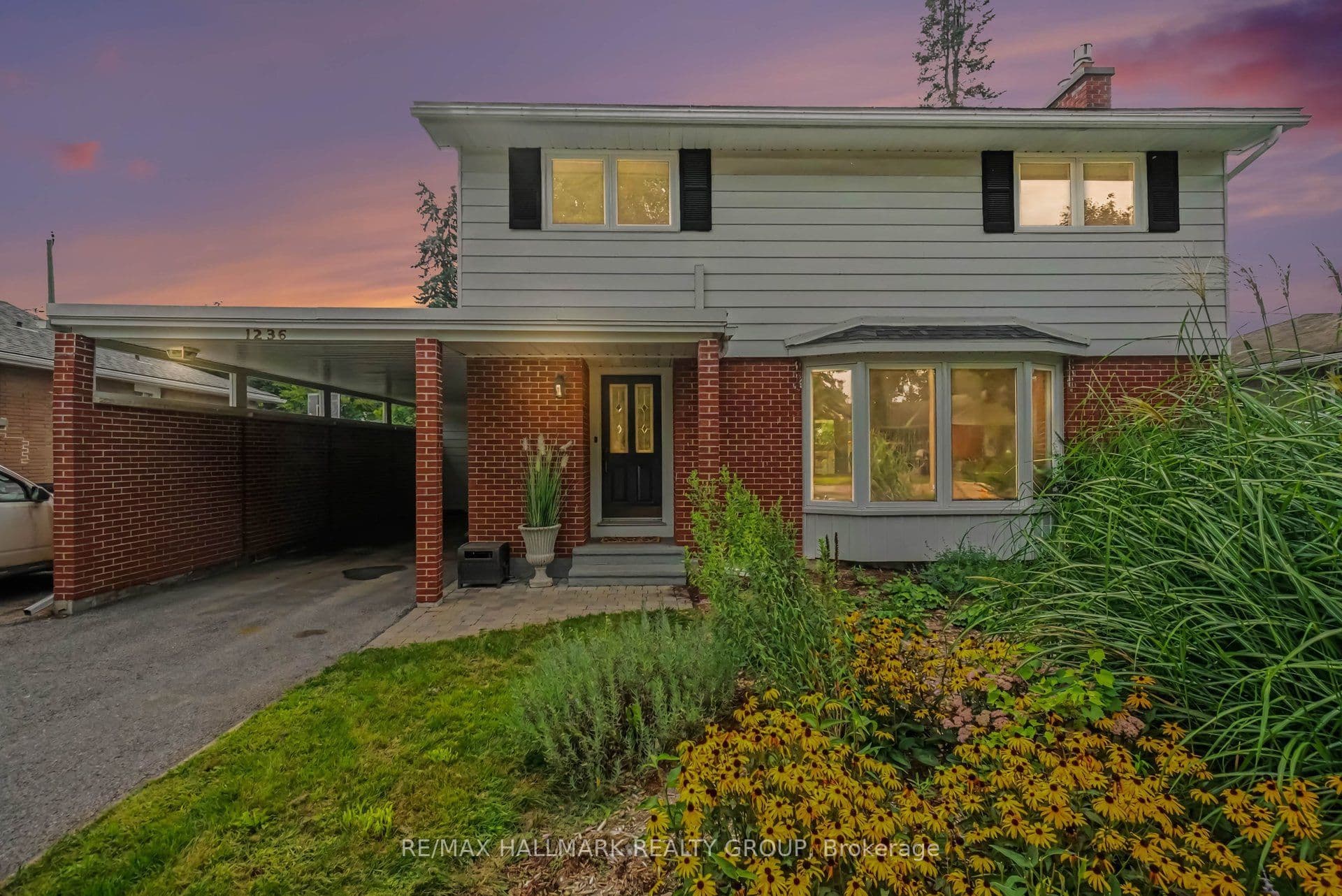 1236 Amesbrooke Drive, Belair Park - Copeland Park and Area, ON K2C 2E6