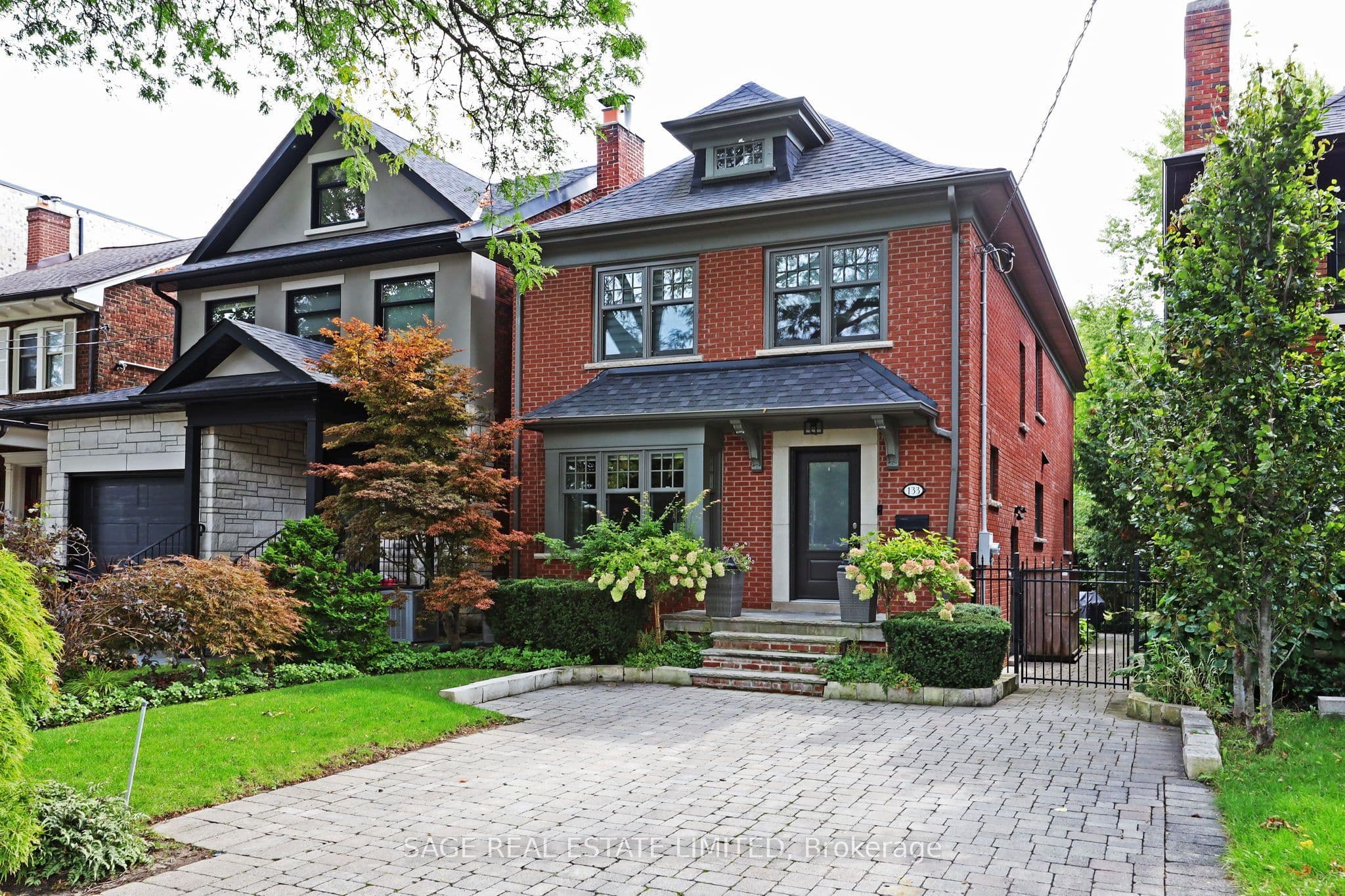 133 Glengrove Avenue W, Toronto, ON M4R 1P1