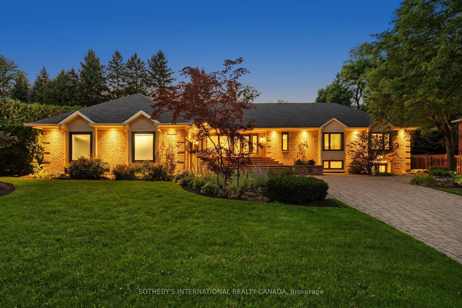 1393 Hazelton Boulevard, Burlington, ON L7P 4V3
