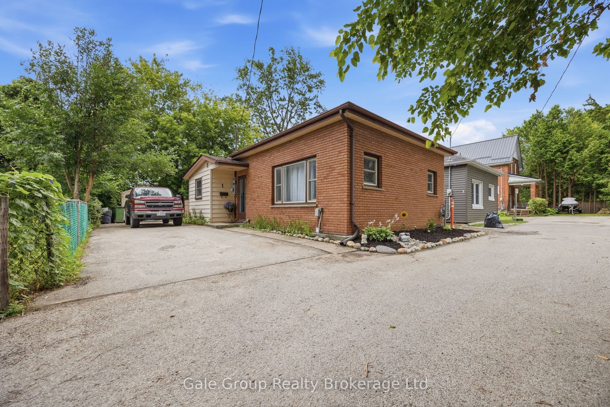1 Britton Drive, St. Thomas, ON N5P 3E4