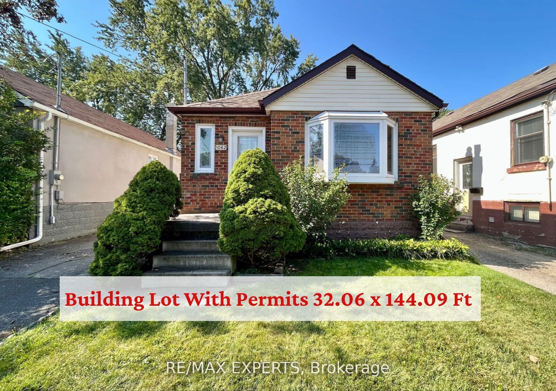 1062 Alexandra Avenue, Mississauga, ON L5E 1Z8