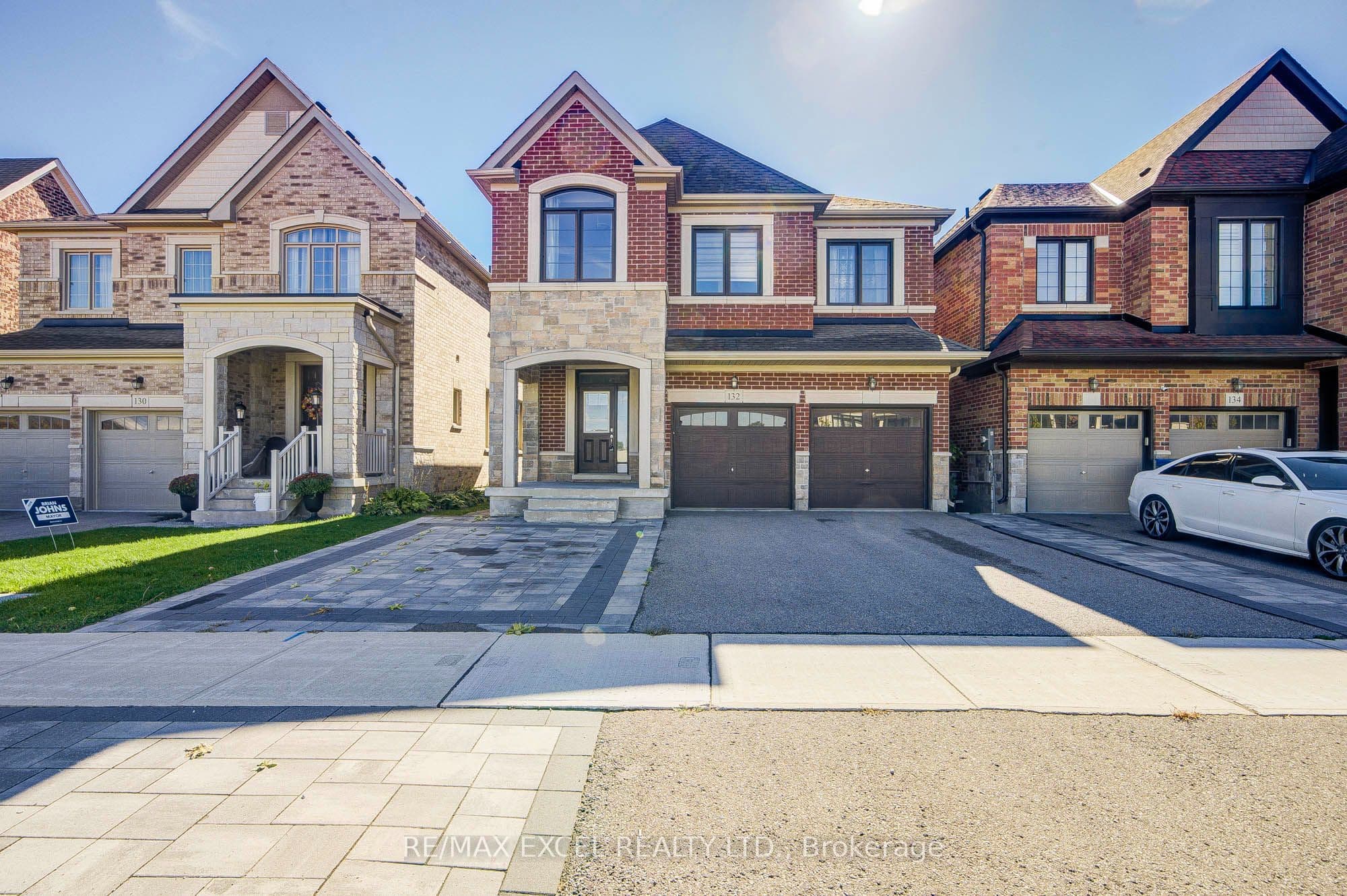 132 Meadow Vista Crescent, East Gwillimbury, ON L9N 0T4