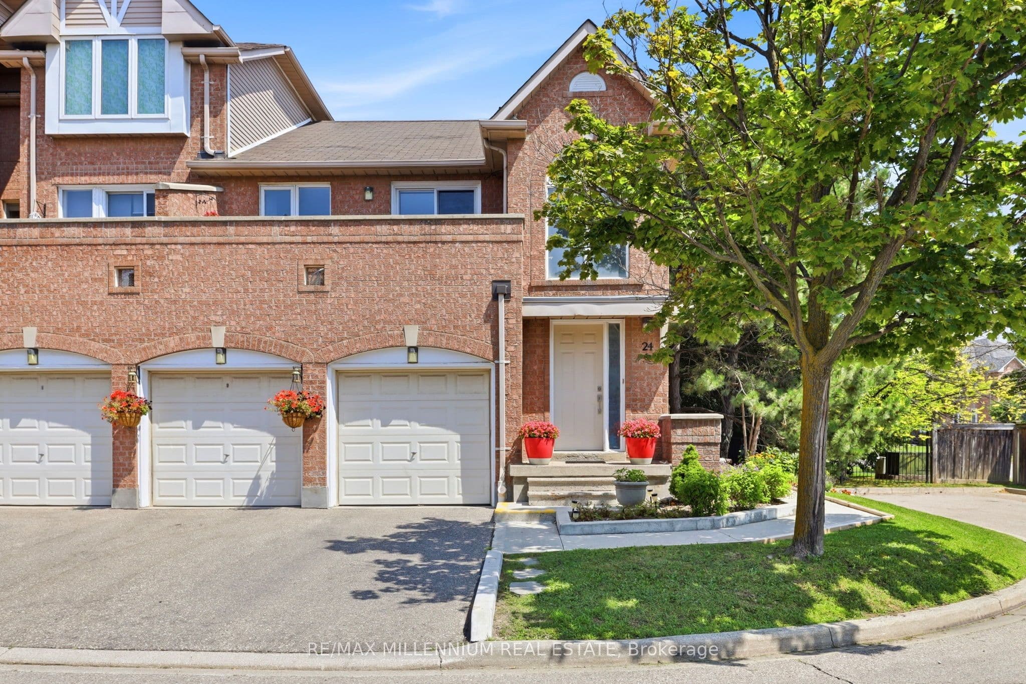 115 Bristol Road E 24, Mississauga, ON L4Z 3P7