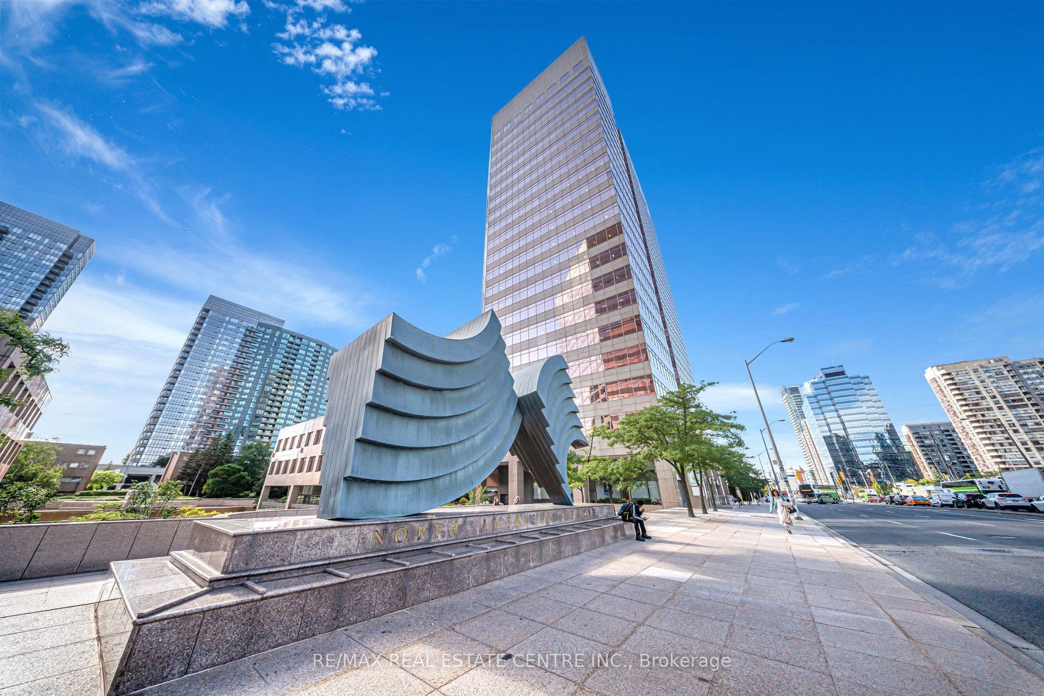 5700 Yonge Street Road 200 B, Toronto, ON L5N 1W1