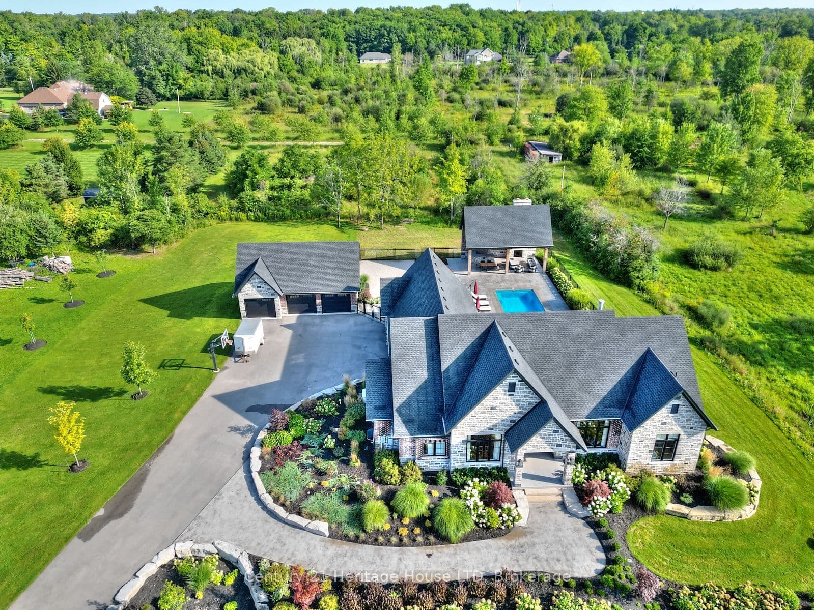 1716 Rebecca Street, Fort Erie, ON L2A 5M4