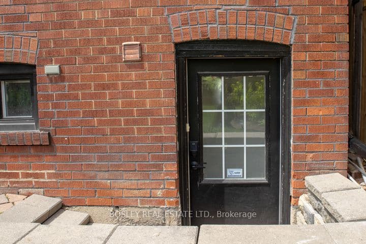 15 Manor Road E Basement, Toronto, ON M4S 1P9