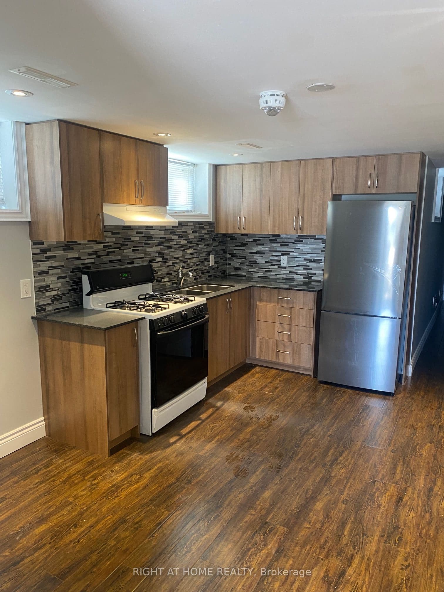 3083 Rymal Road, Mississauga, ON L4Y 3B4