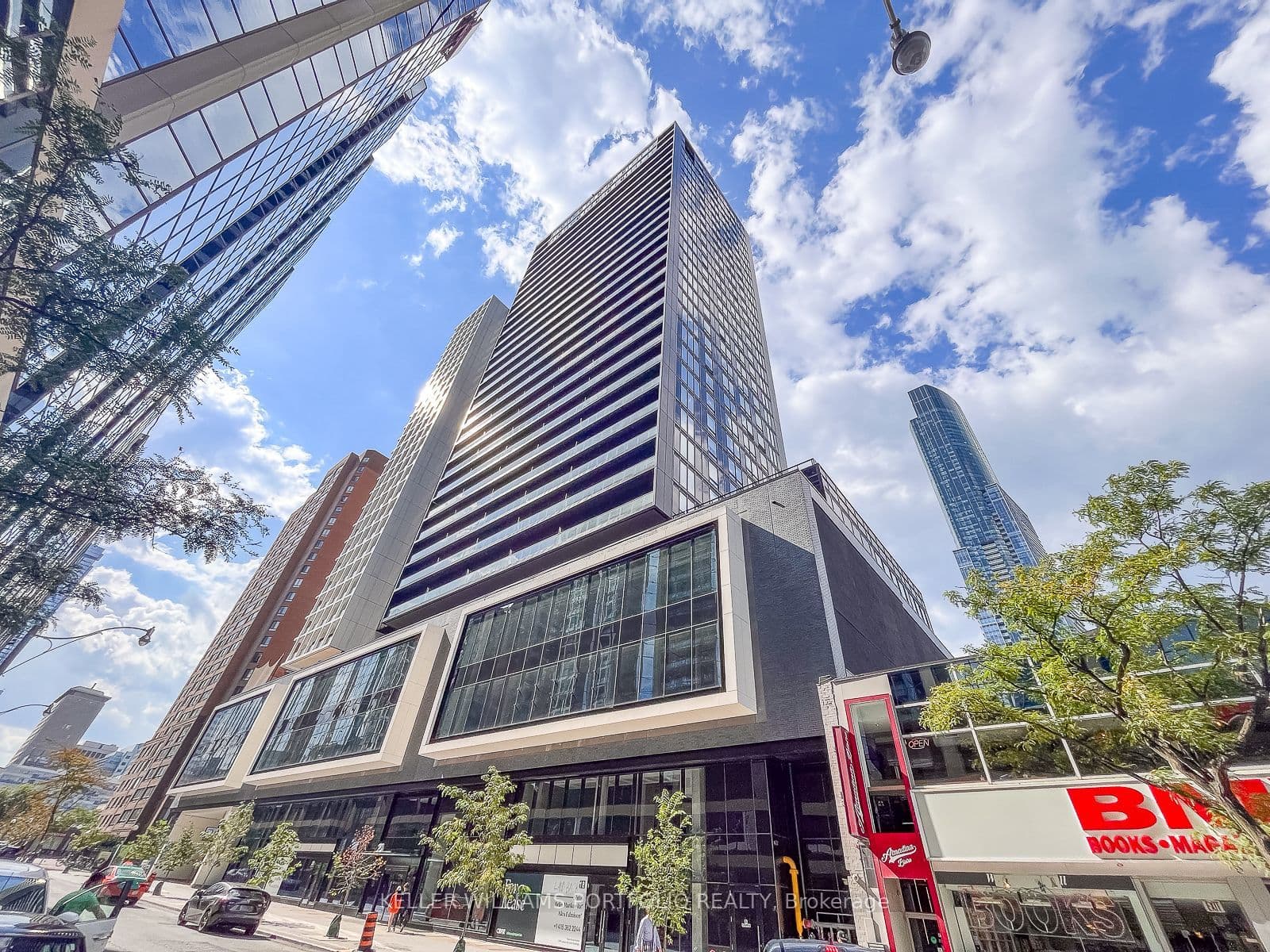 20 Edward Street 618, Toronto, ON M5G 0C5