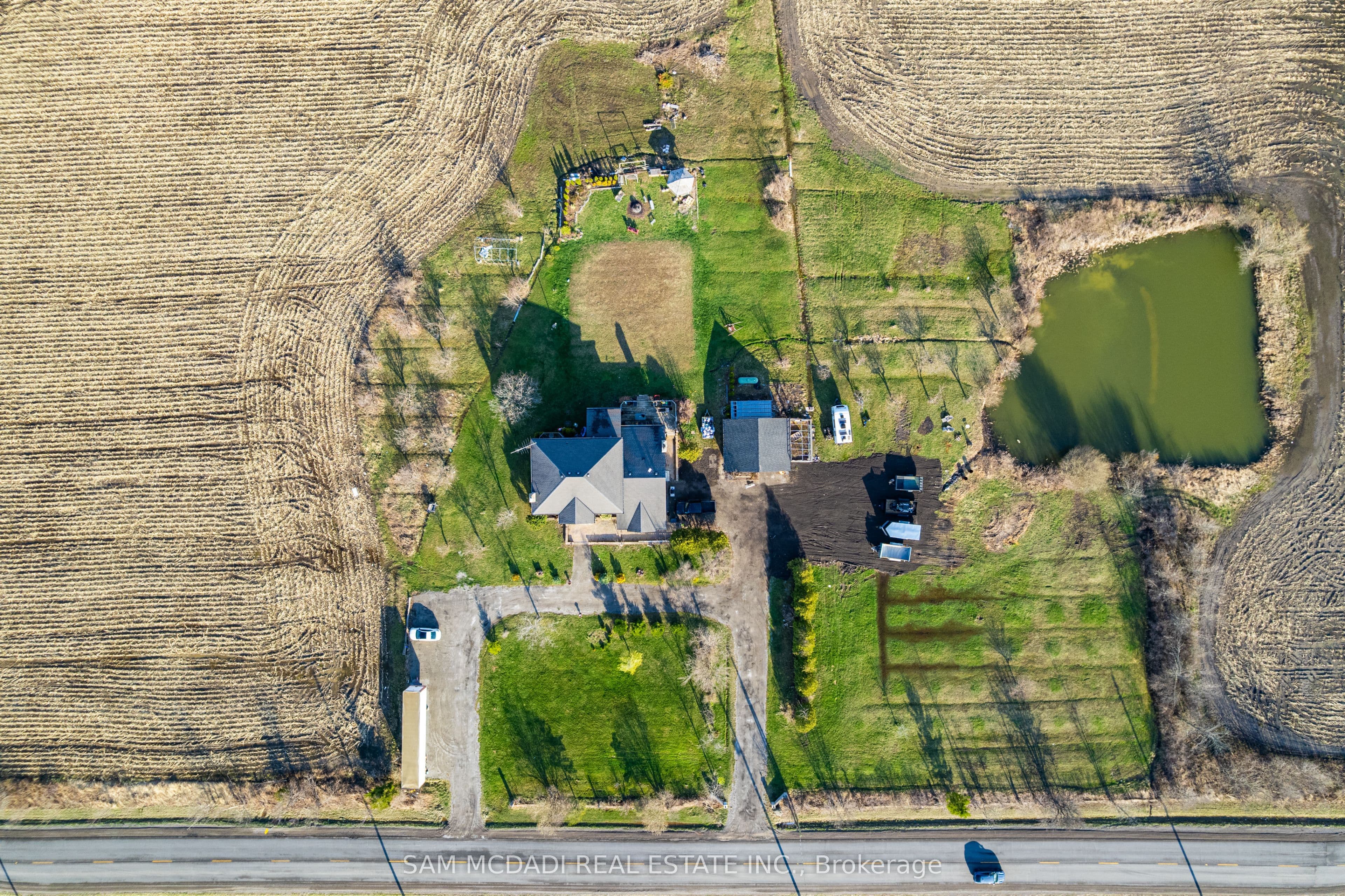 225 Park Road S, Grimsby, ON L3M 4E7