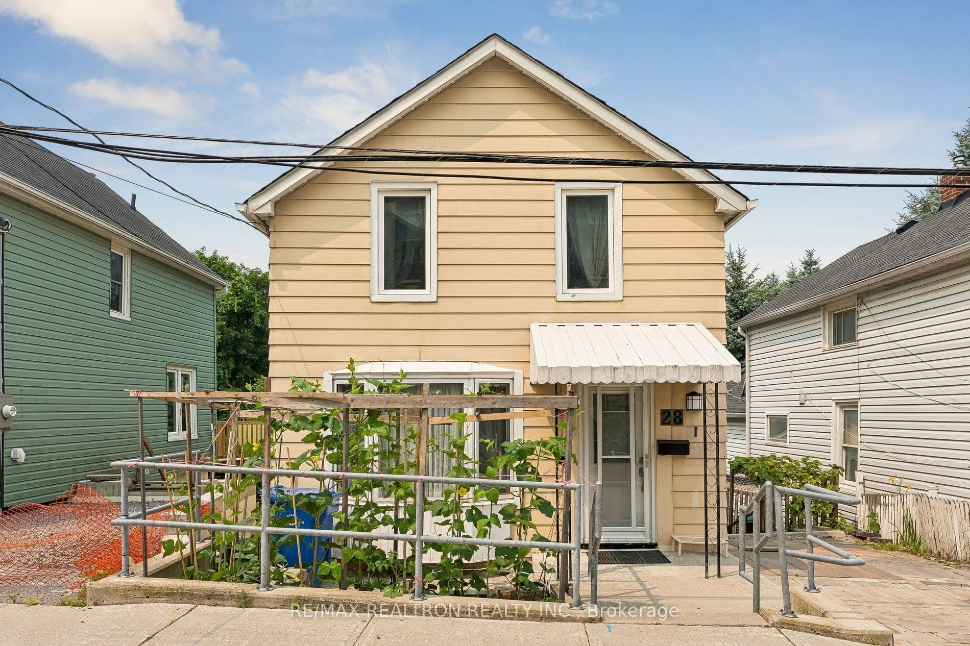 28 Machell Avenue, Aurora, ON L4G 2R7