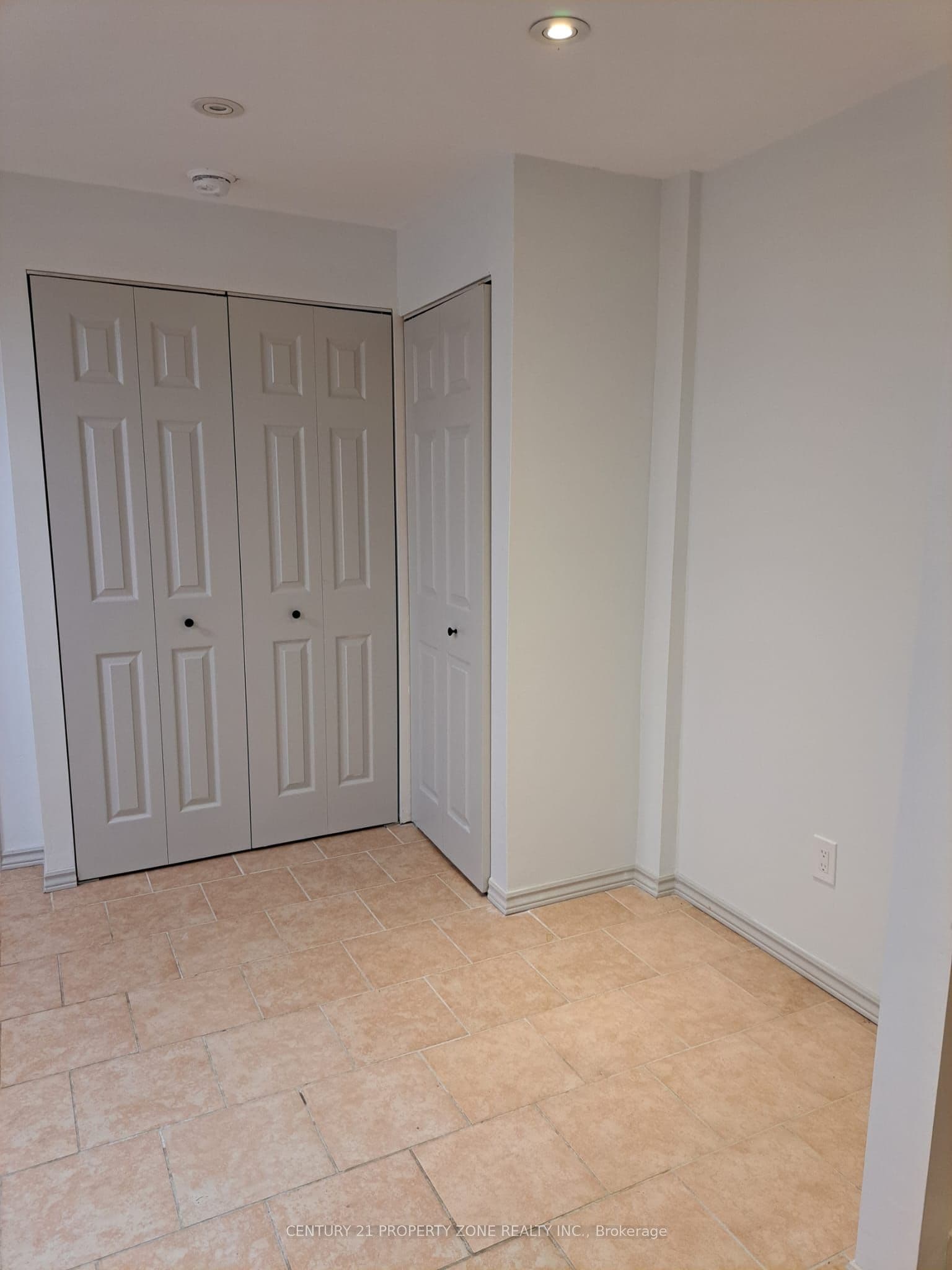 3281 Sunlight Street, Mississauga, ON L5M 0G7