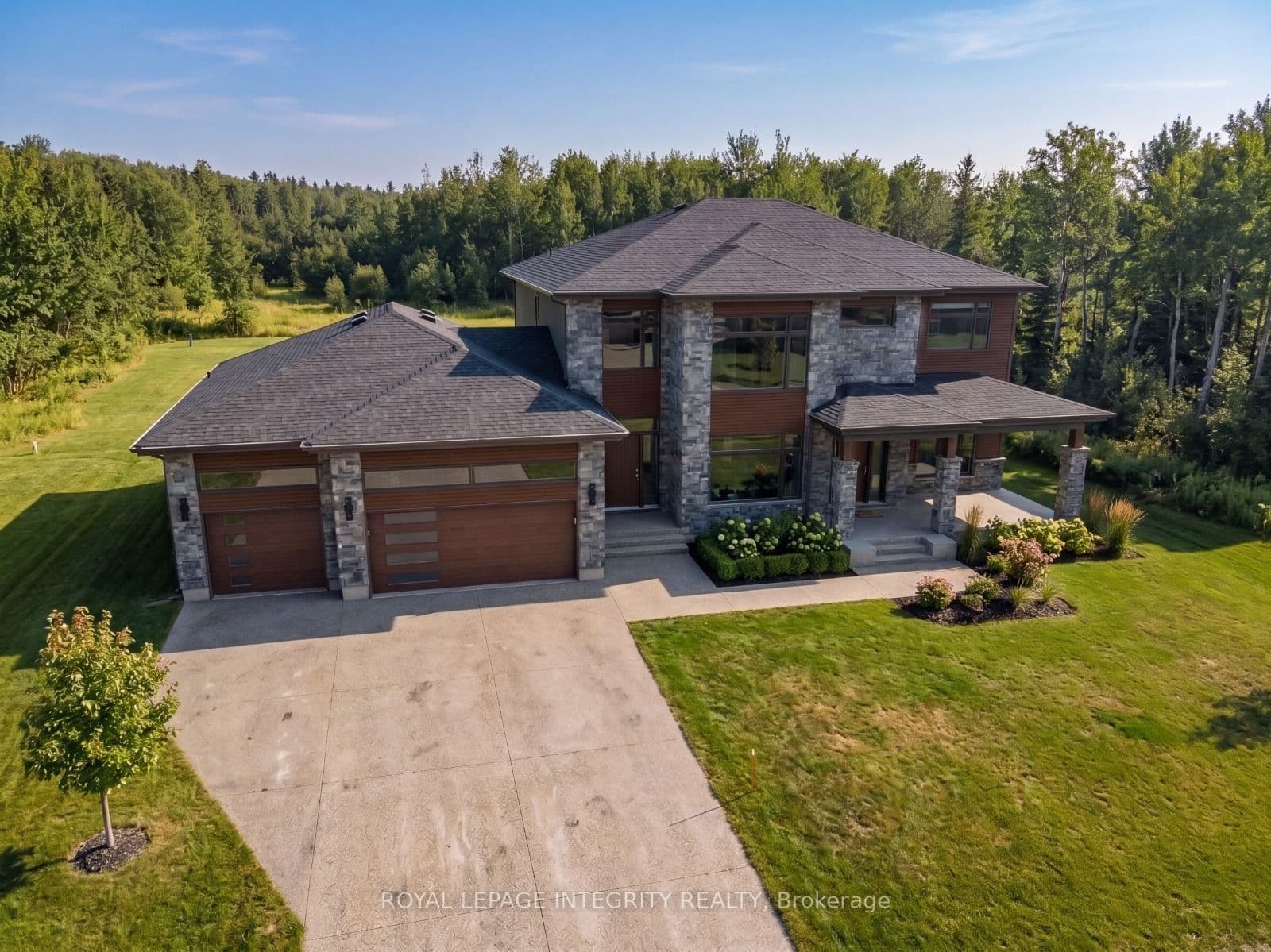 671 Ballycastle Crescent, Blossom Park - Airport and Area, ON K1X 0A3