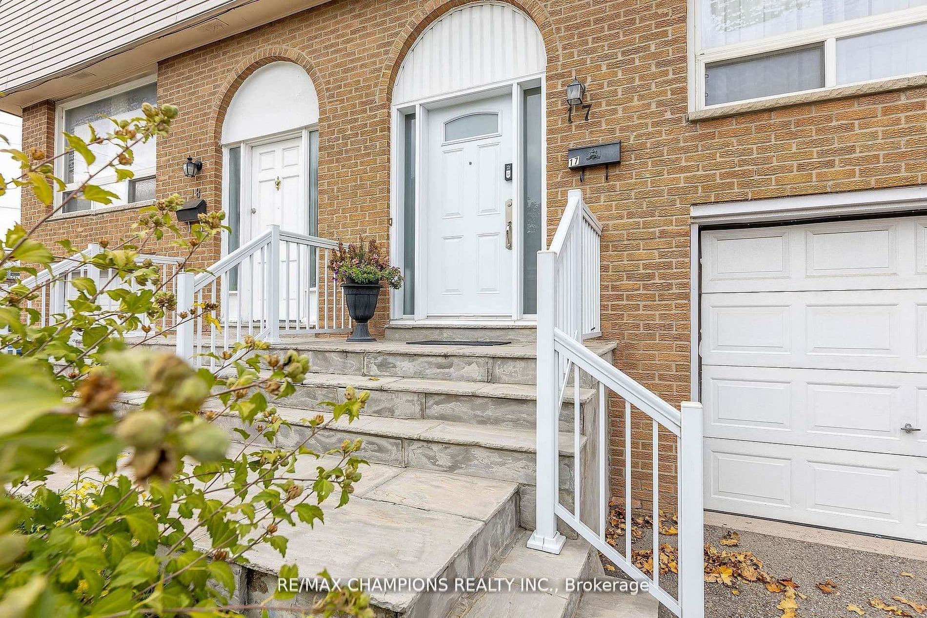 3525 Brandon Gate Drive 17, Mississauga, ON L4T 3M3