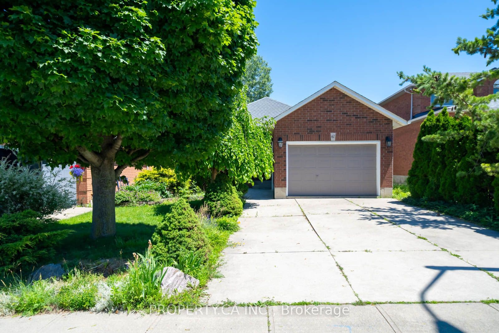 67 Massena Drive, Hamilton, ON L9B 2J3