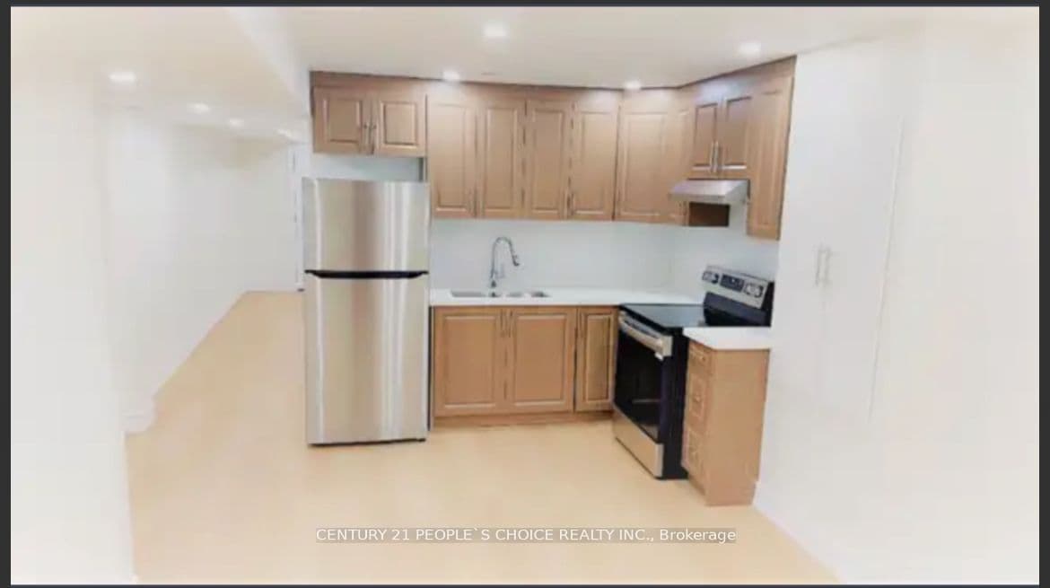 3 Aldenham Street 2, Brampton, ON L6X 5S2