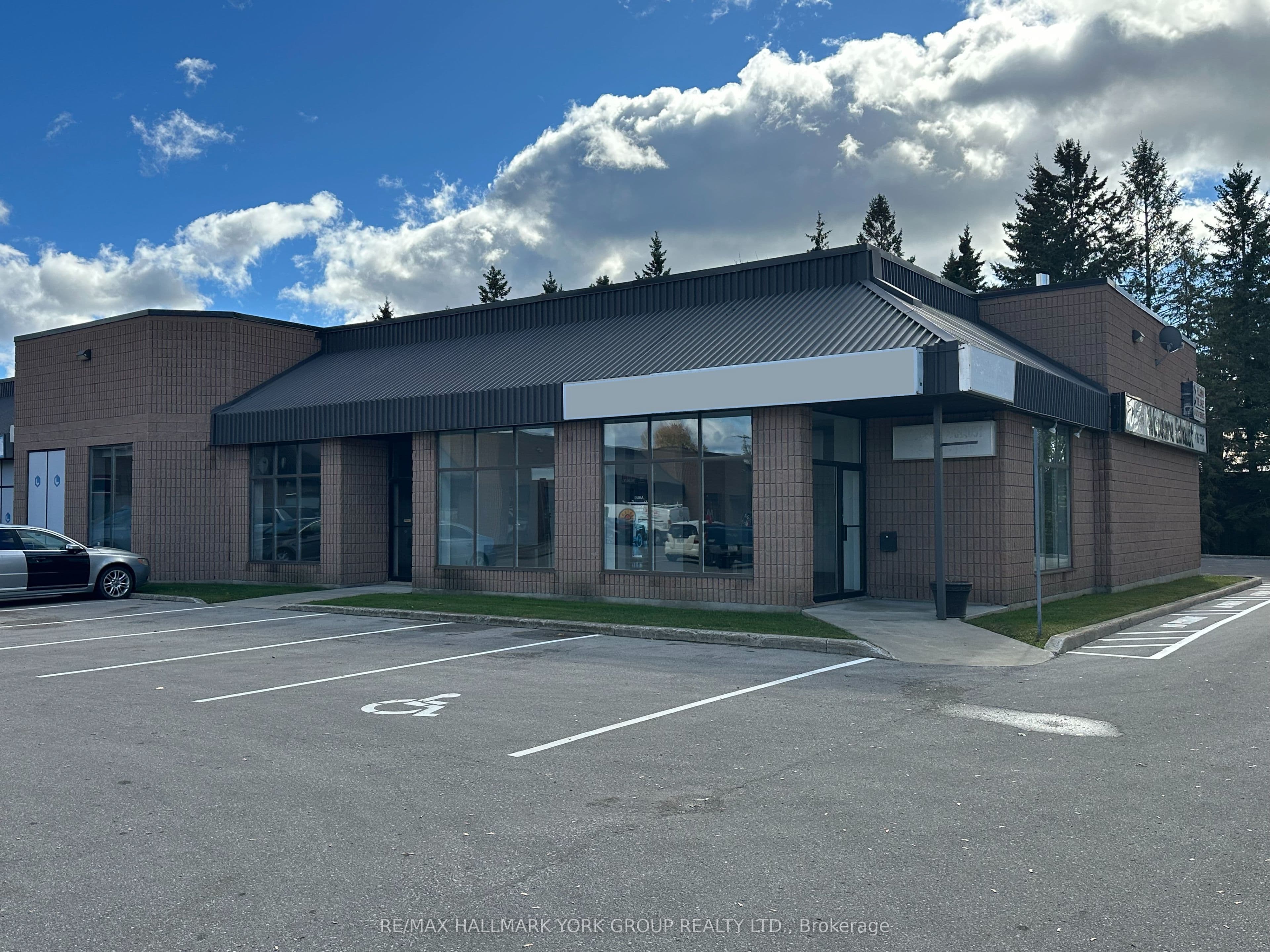 24707 Woodbine Avenue 1-2, Georgina, ON L4P 3E9