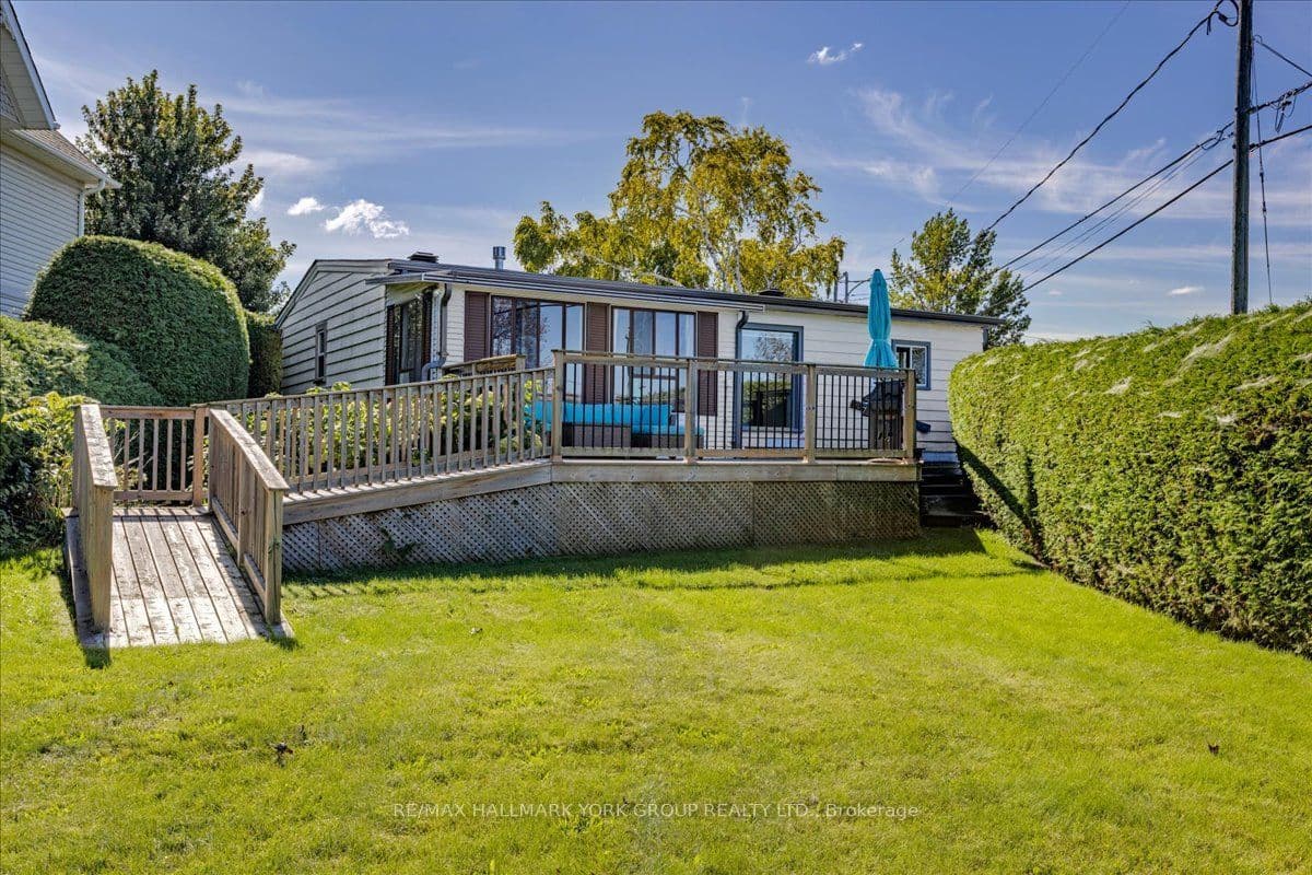 525 Lake Drive E, Georgina, ON L0E 1S0